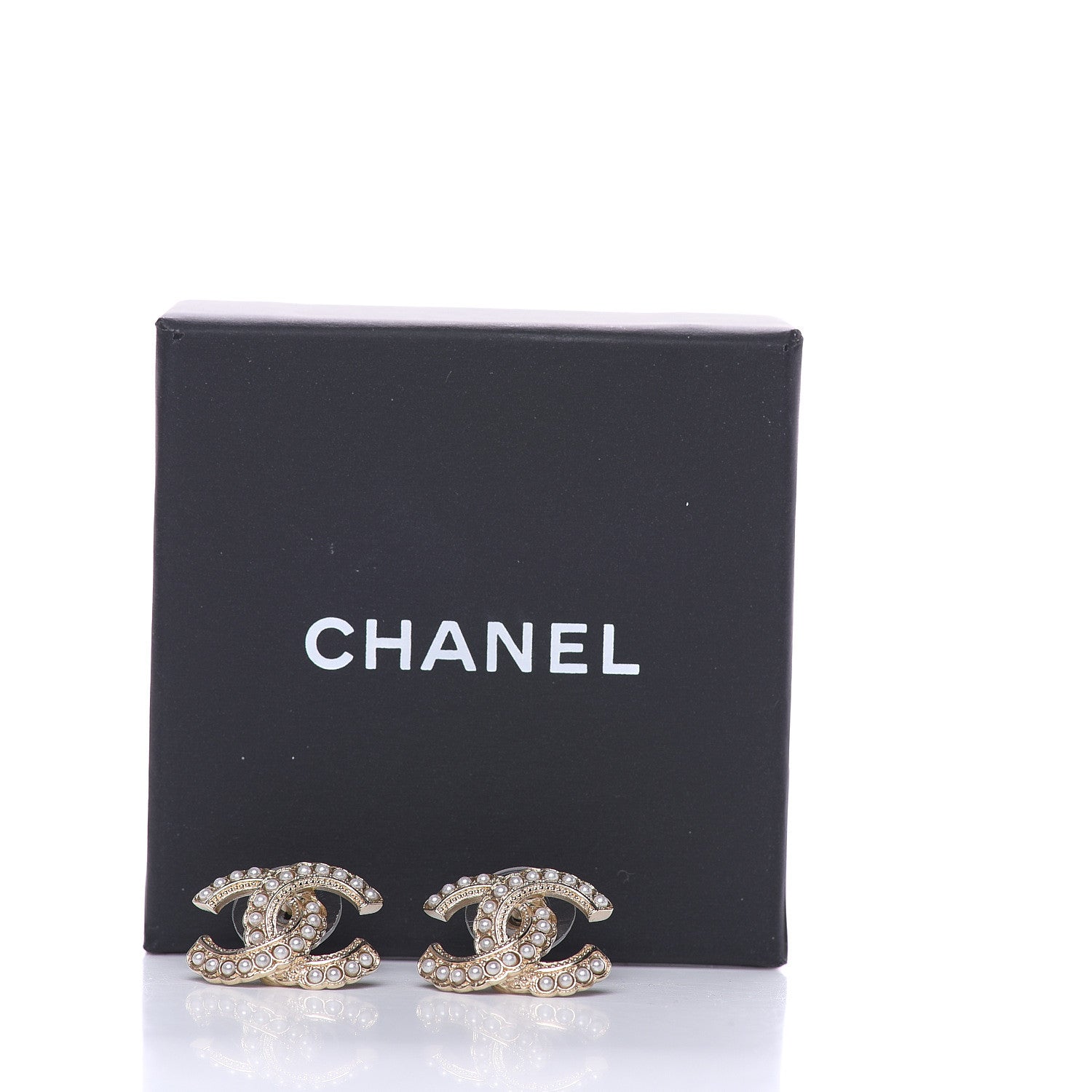 Chanel Pearl Queen of France CC Earrings Gold 5 of 5