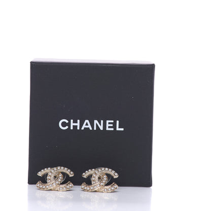 Chanel Pearl Queen of France CC Earrings Gold 5 of 5