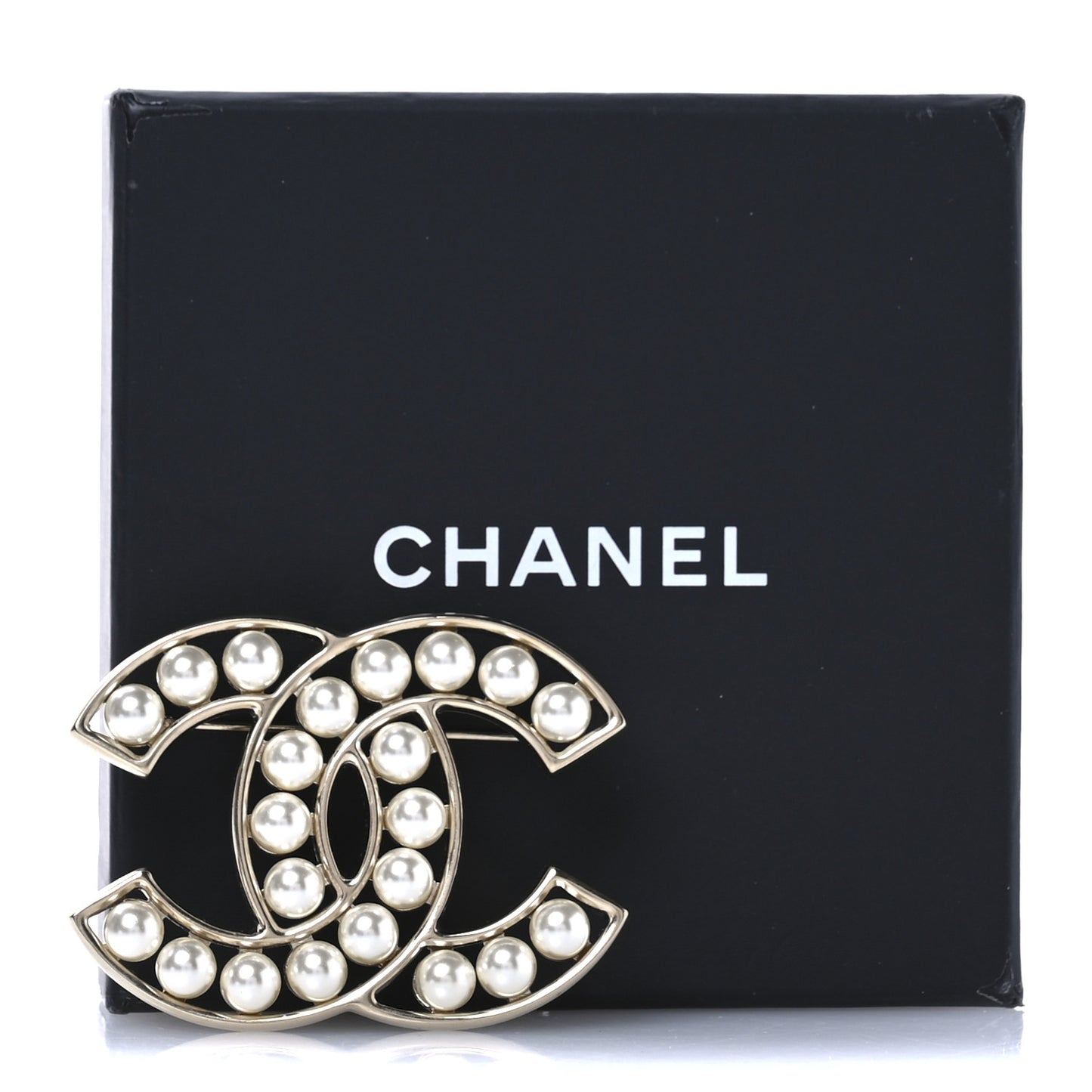 Pearl CC Brooch Light Gold