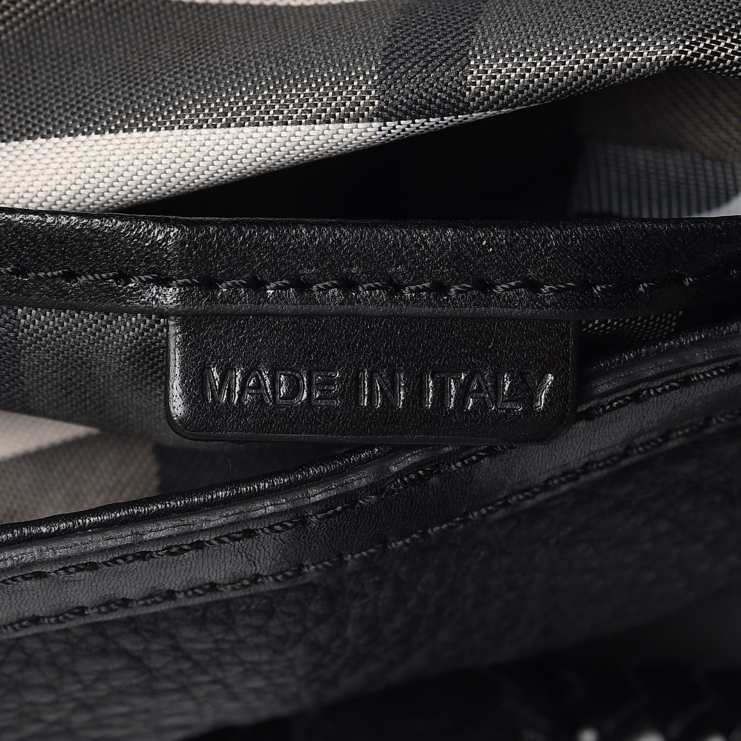 Grained Calfskin Medium Parade Hobo Black