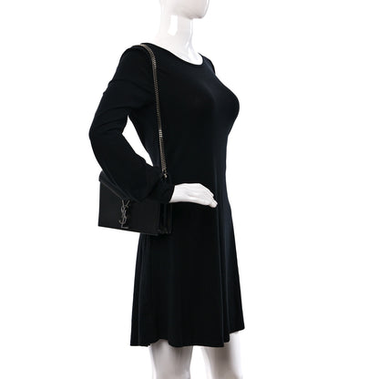 Saint Laurent Grain De Poudre Monogram Cassandra Clasp Bag Black 2 of 9