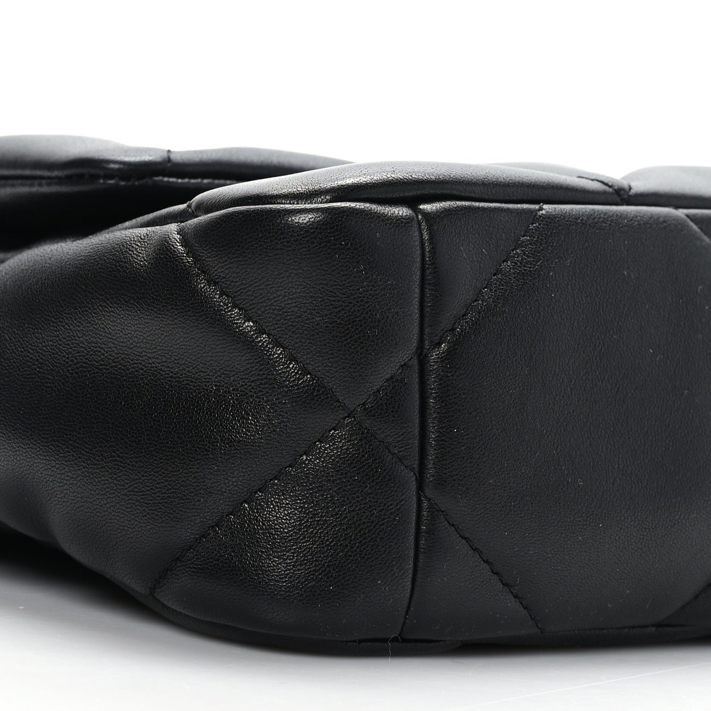 Lambskin Quilted Medium Chanel 19 Flap Black