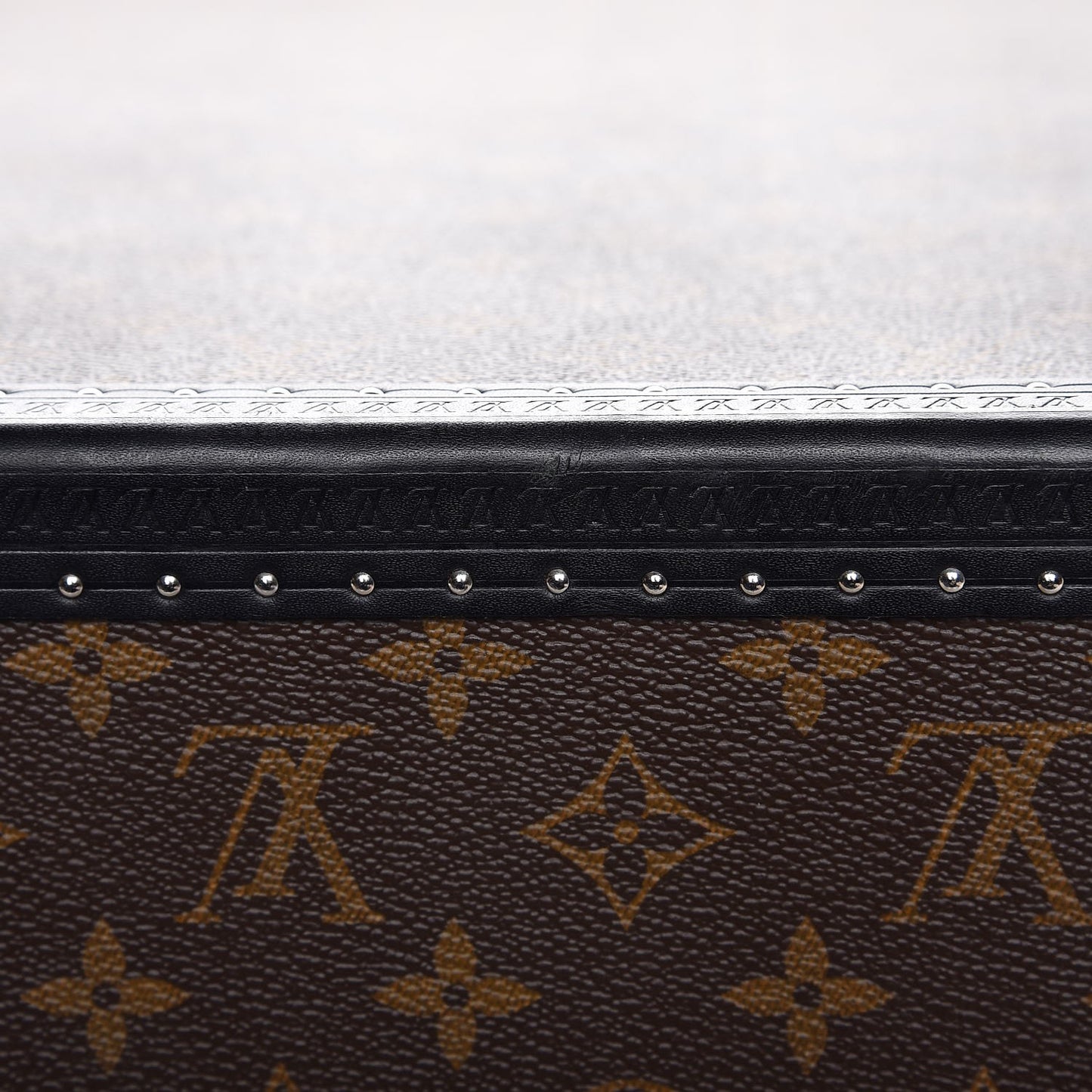 Monogram Alzer 75