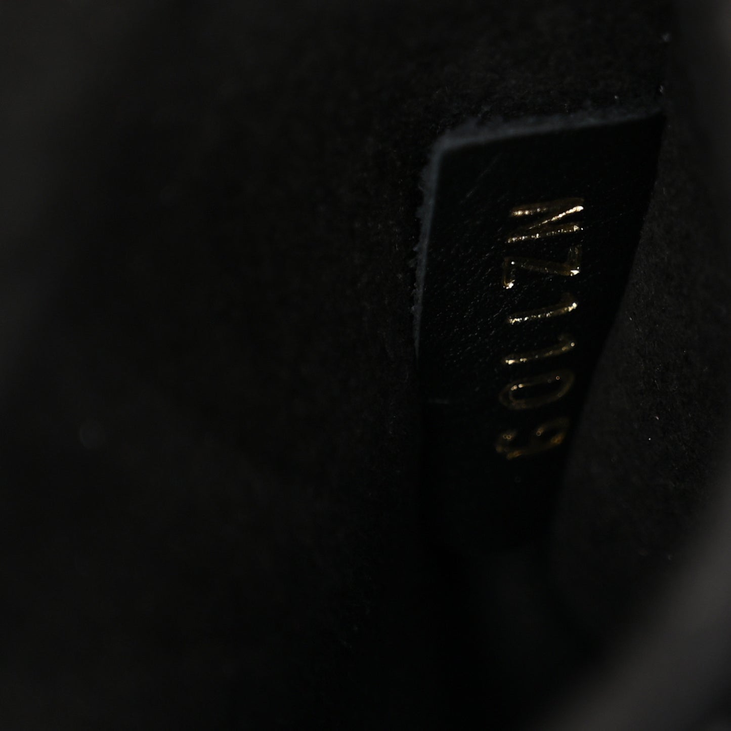 Calfskin New Wave Chain PM Black