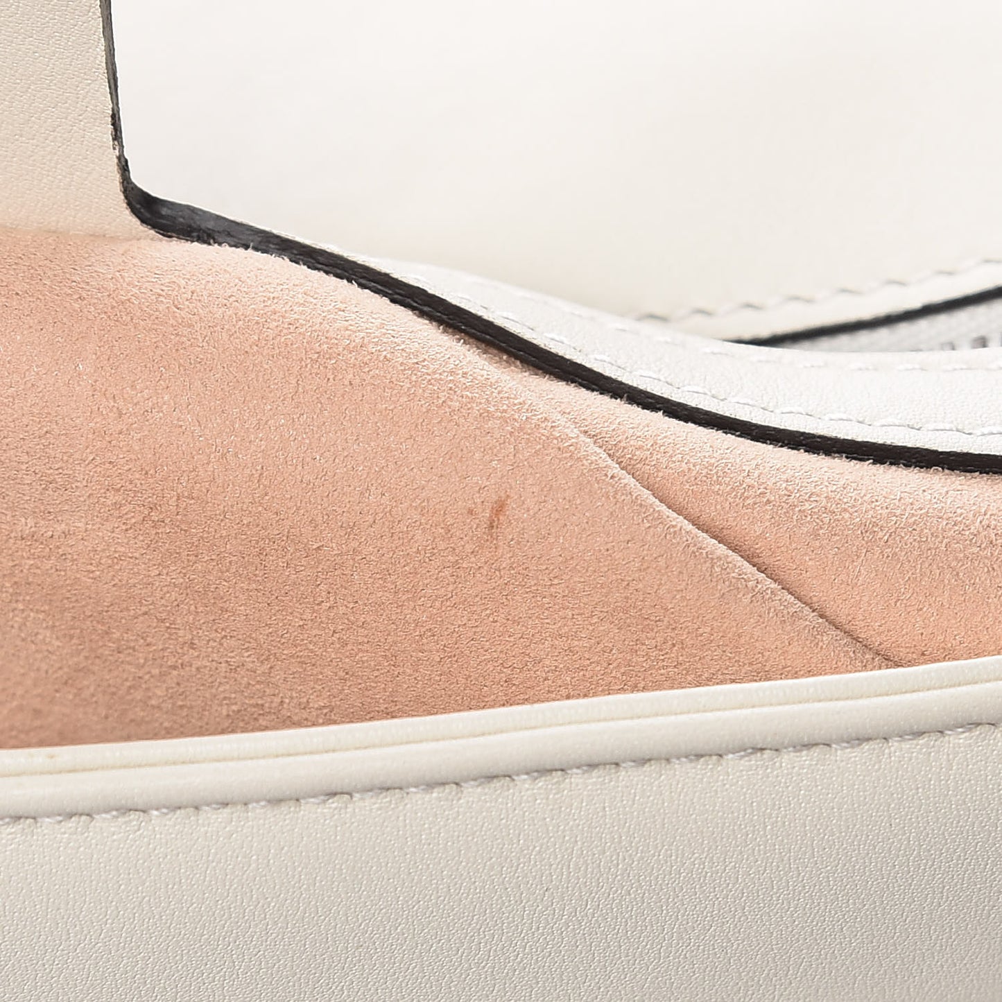 Calfskin Matelasse Small GG Marmont Shoulder Bag White