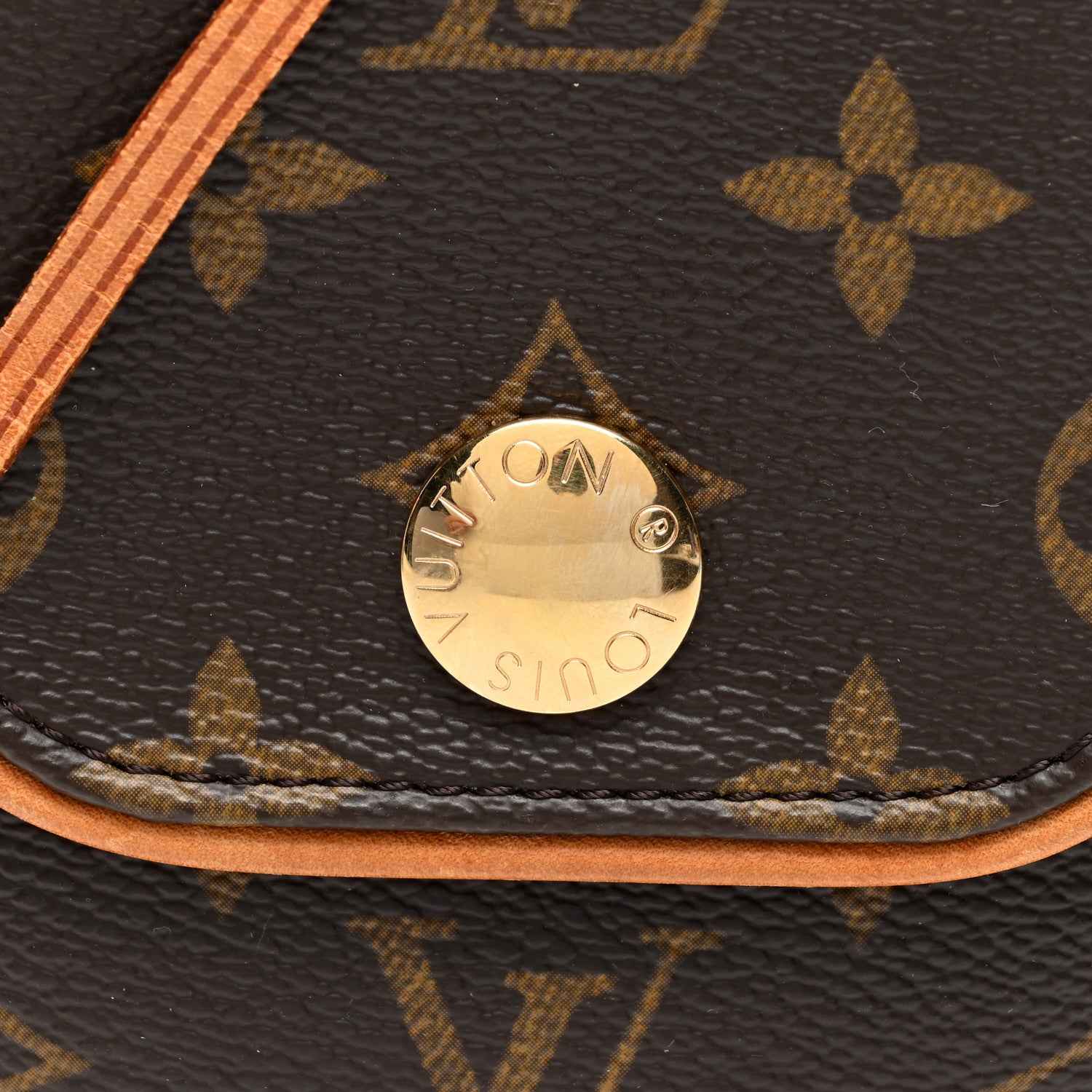 Louis Vuitton Monogram Pochette Cancun 7 of 9