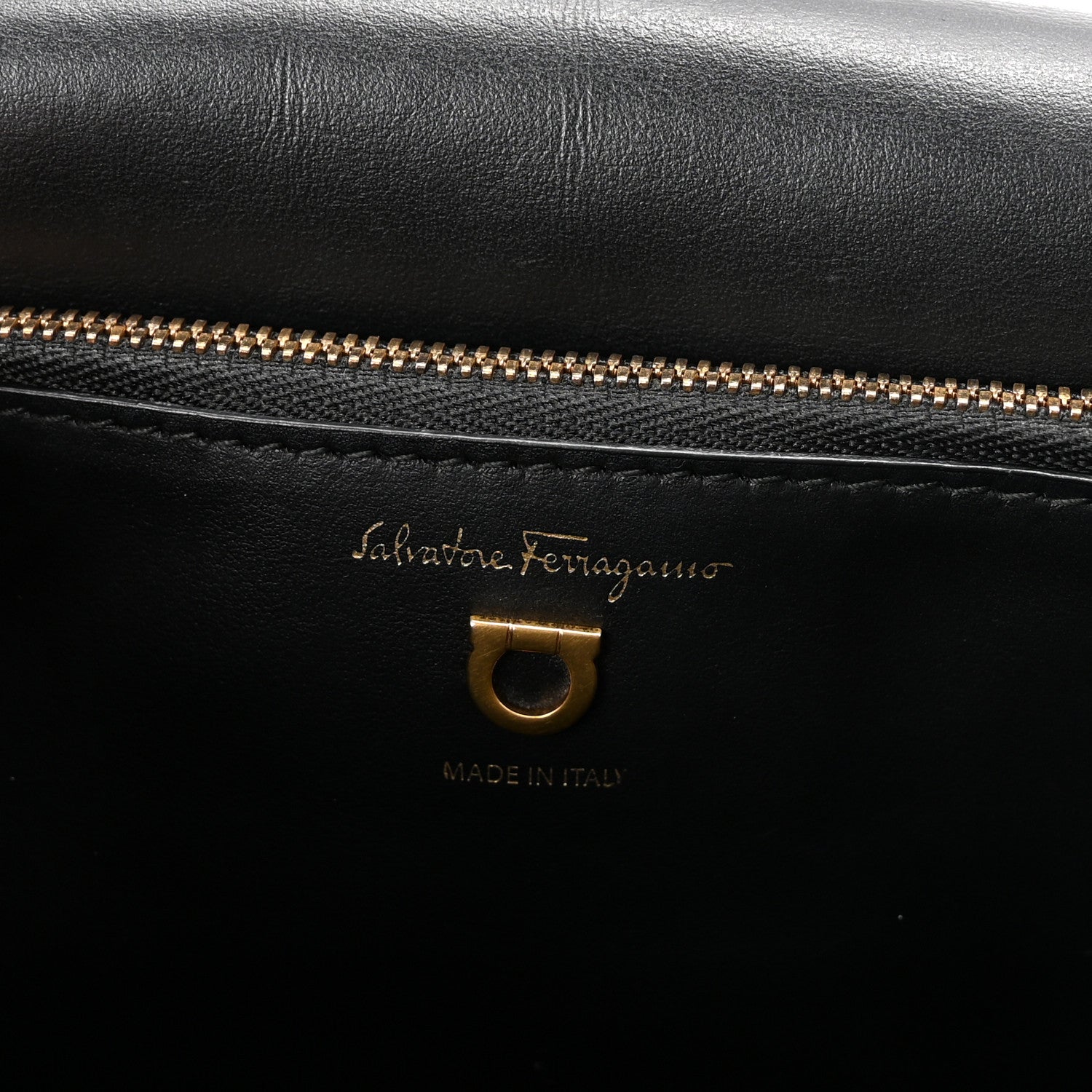 Salvatore Ferragamo ブラック ハンドバッグ FERRAGAMO（フェラガモ） ショルダーバッグ ホーボーバッグ ブラック