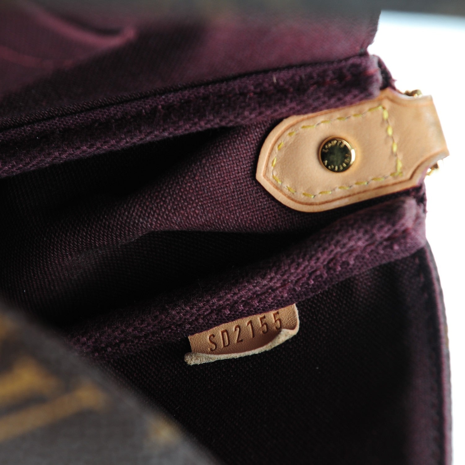 Louis Vuitton Monogram Favorite MM 8 of 8
