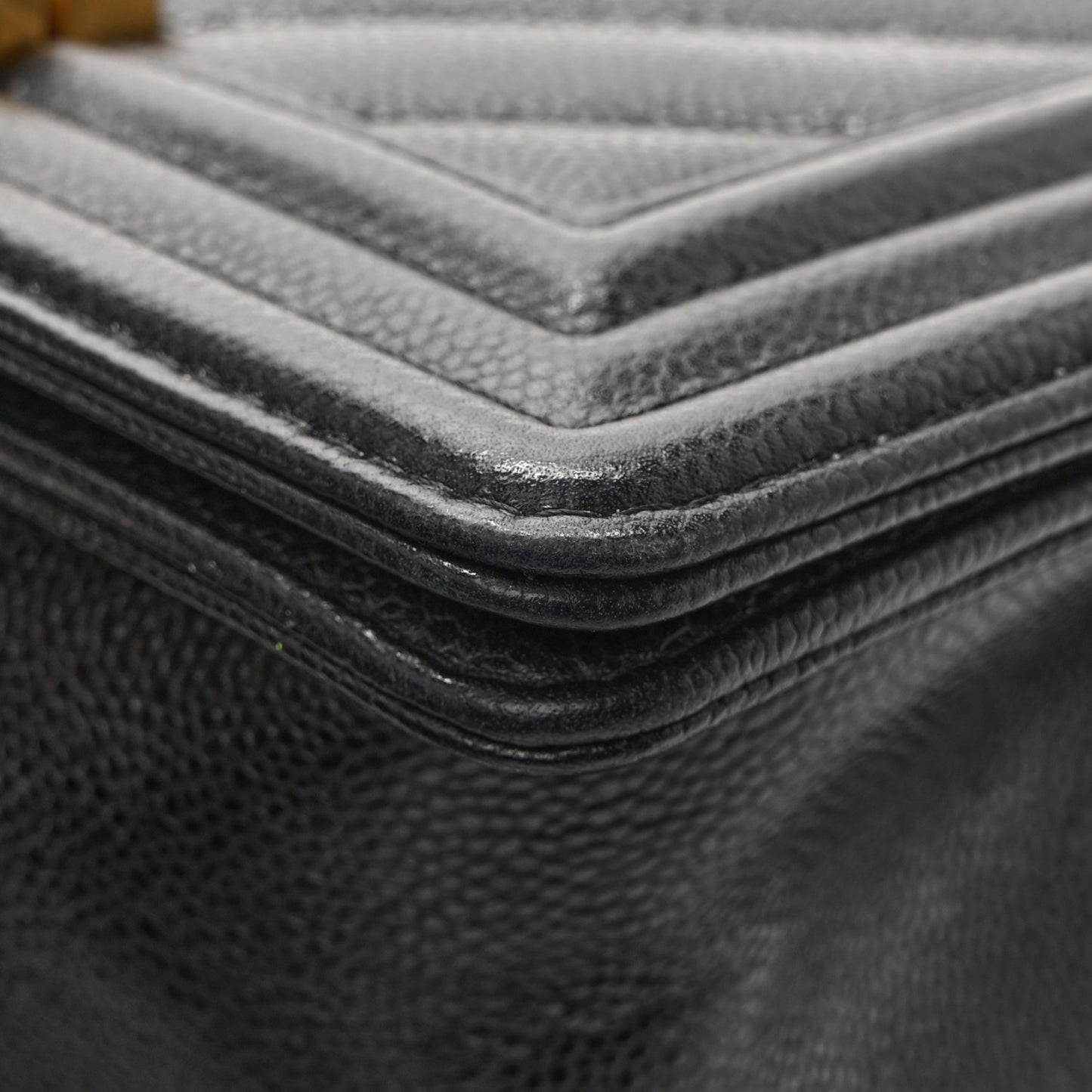 Caviar Chevron Quilted Small Boy Flap Black