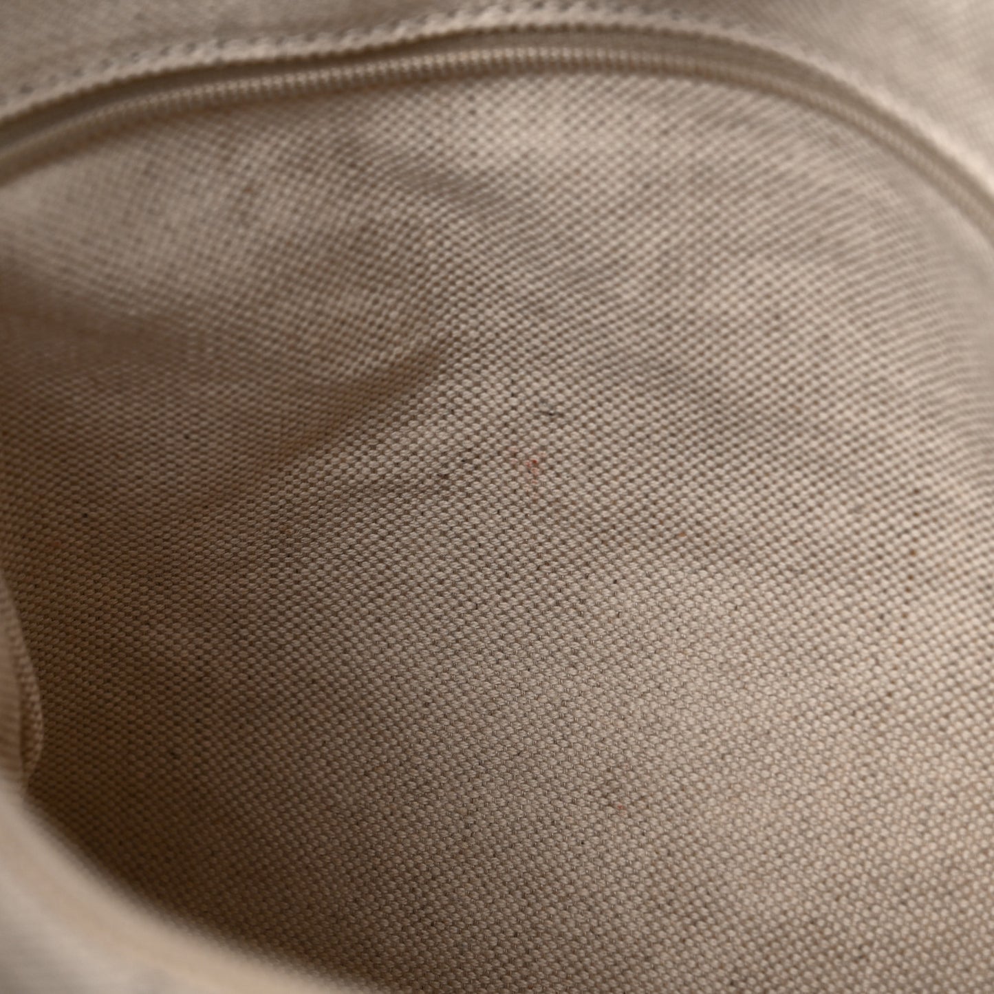 Guccissima Medium Sukey Tote Mystic White