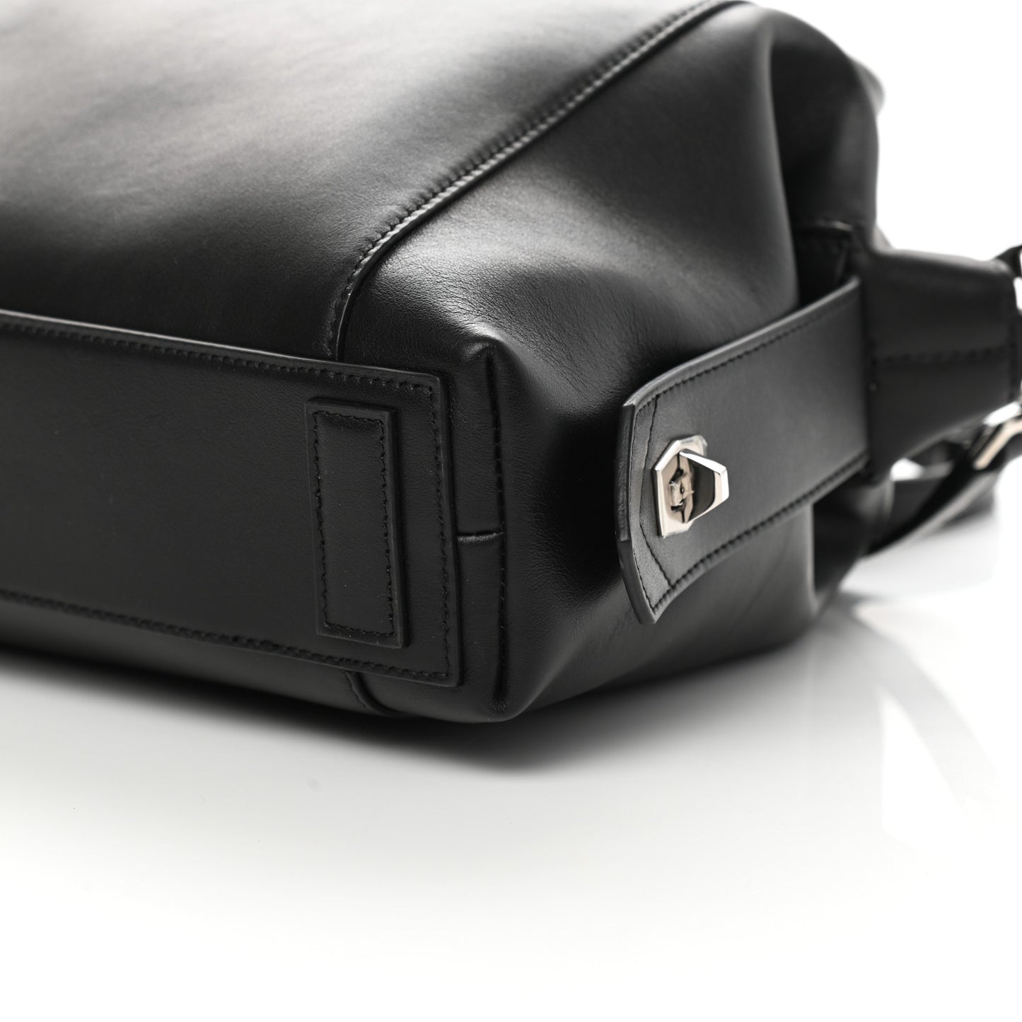 Smooth Calfskin Small Soft Antigona Black