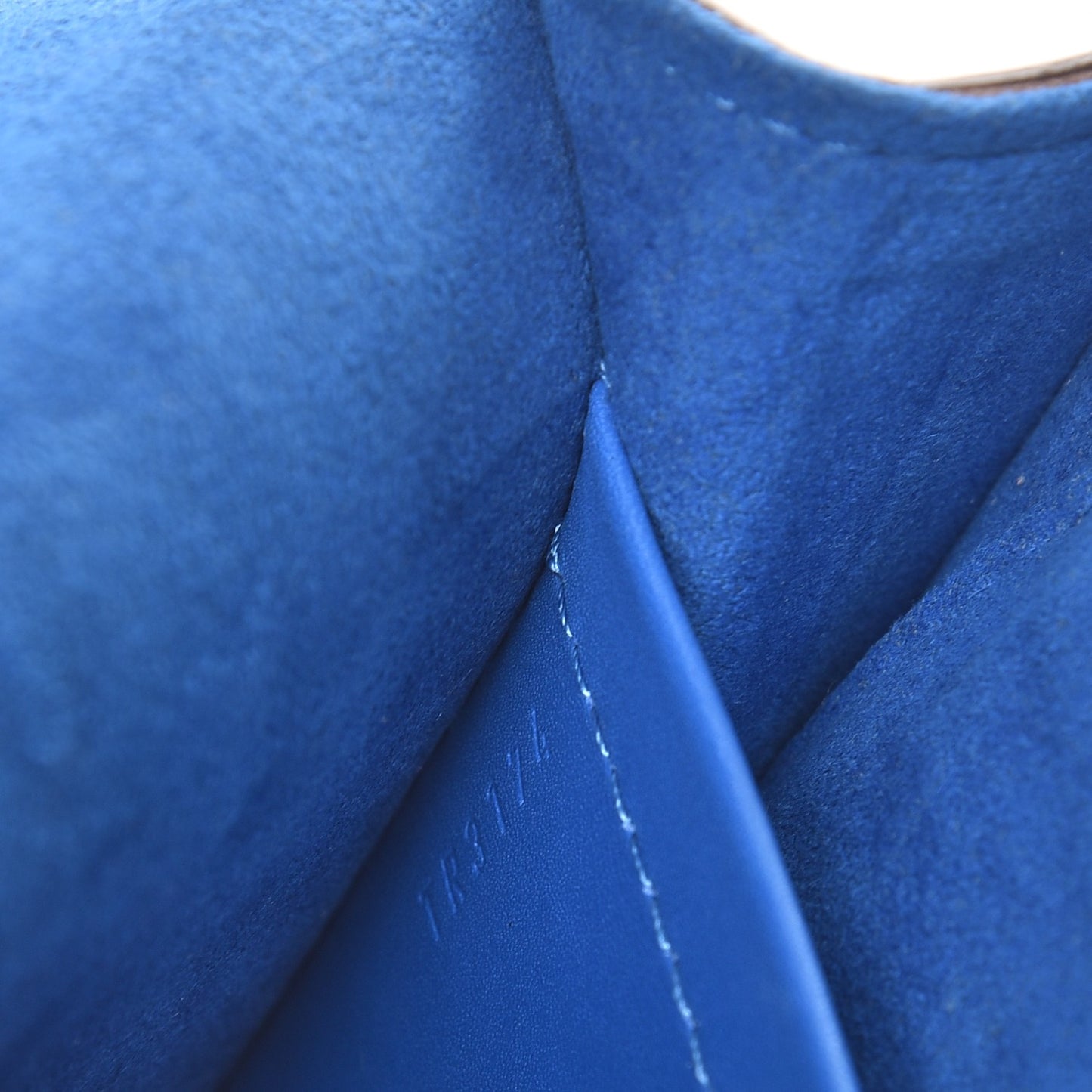 Calfskin Chain Louise MM Outremer