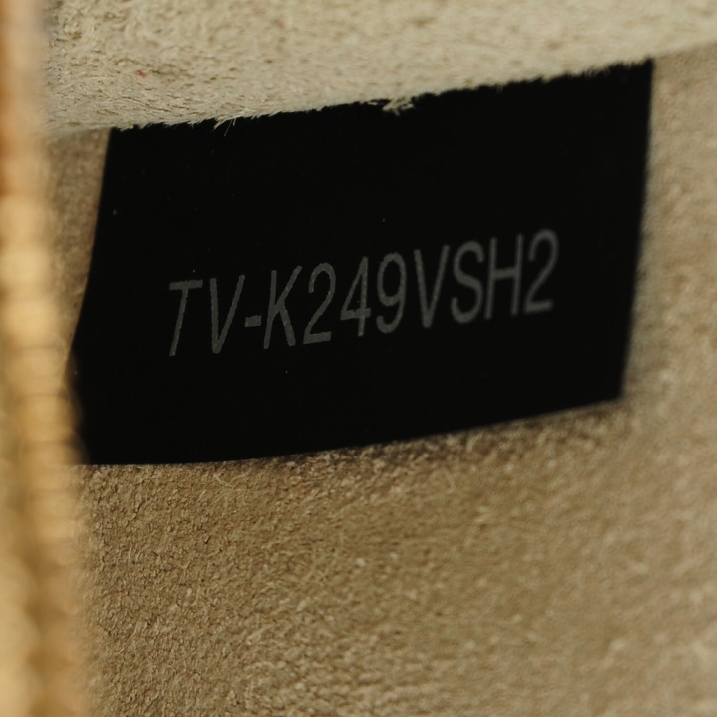 Pebbled Calfskin Rockstud Wallet on Chain Light Ivory