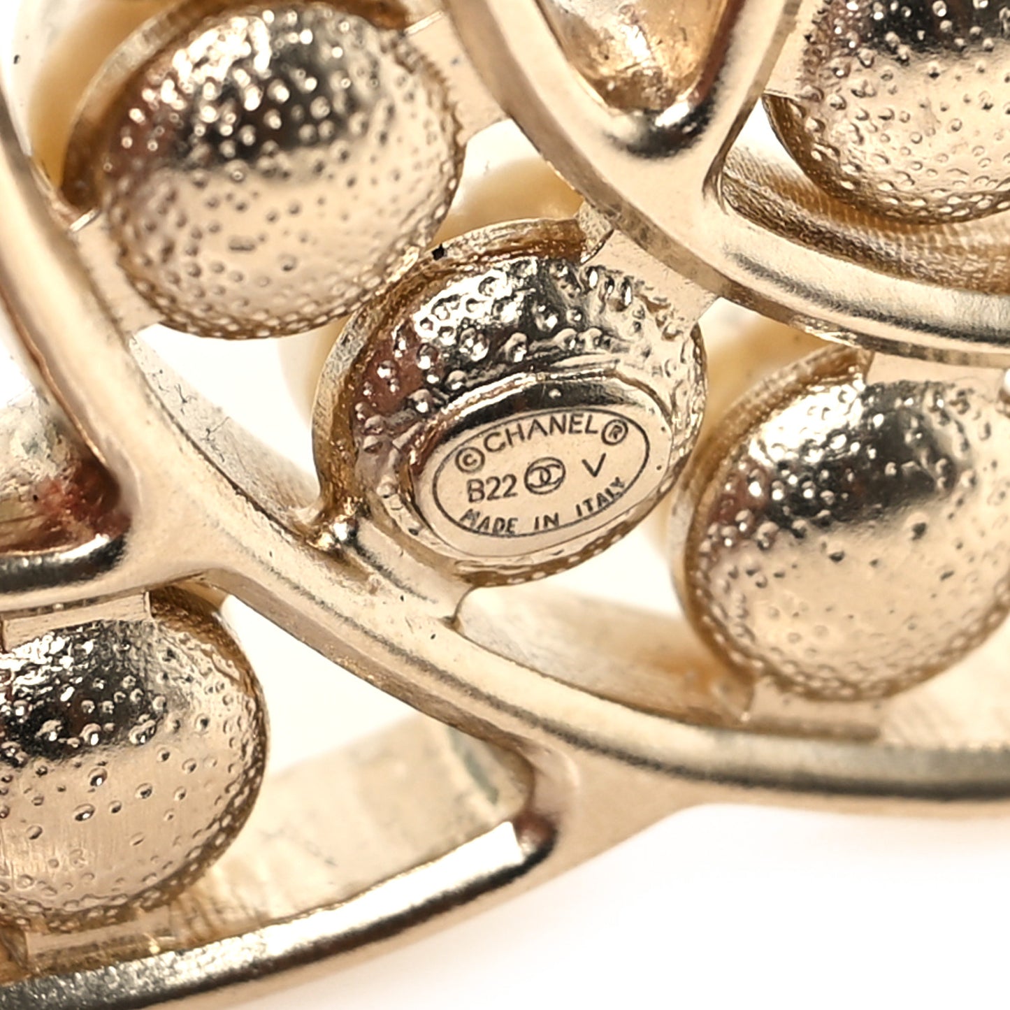 Pearl CC Brooch Light Gold