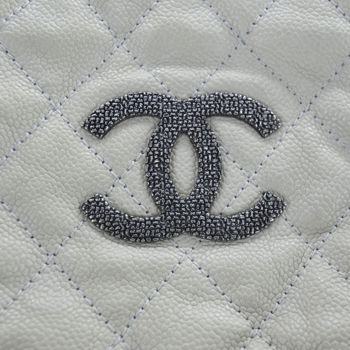 Caviar Quilted Large Elastic Tote Gray