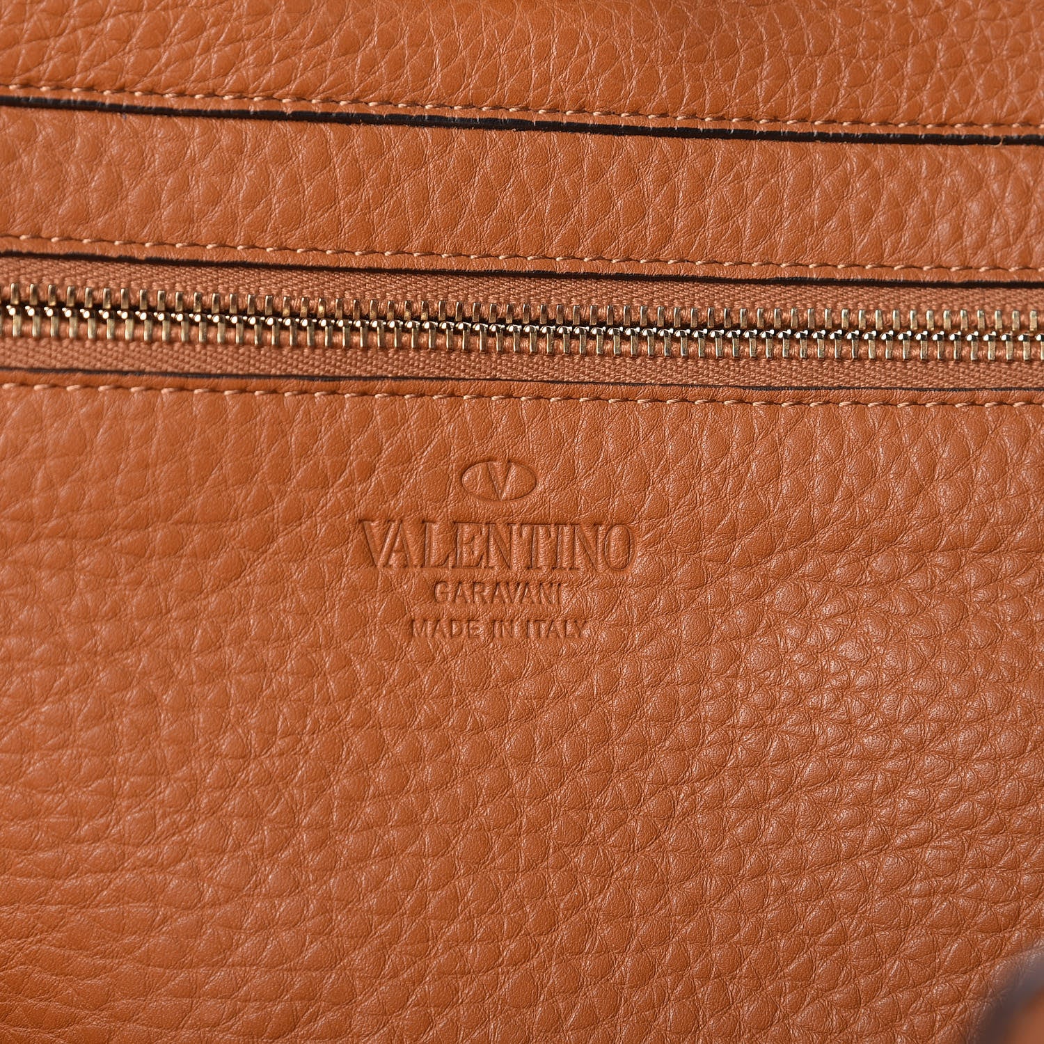 Valentino Garavani Pebbled Calfskin Medium Rockstud Tote Light Cuir 7 of 10