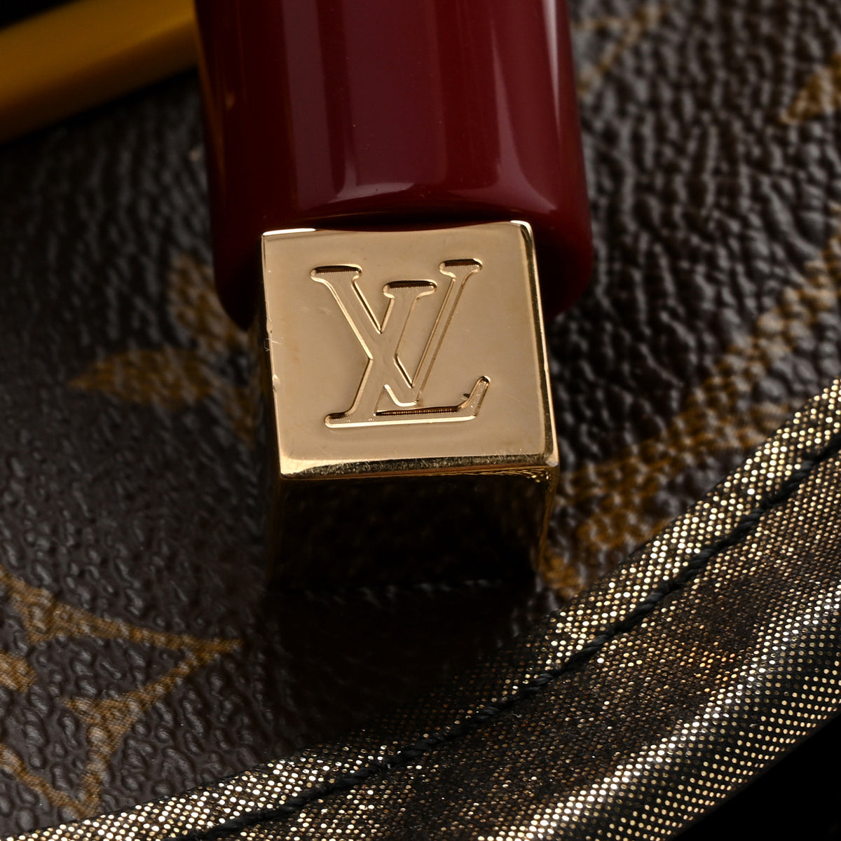Louis Vuitton Monogram Kalahari GM 13 of 15