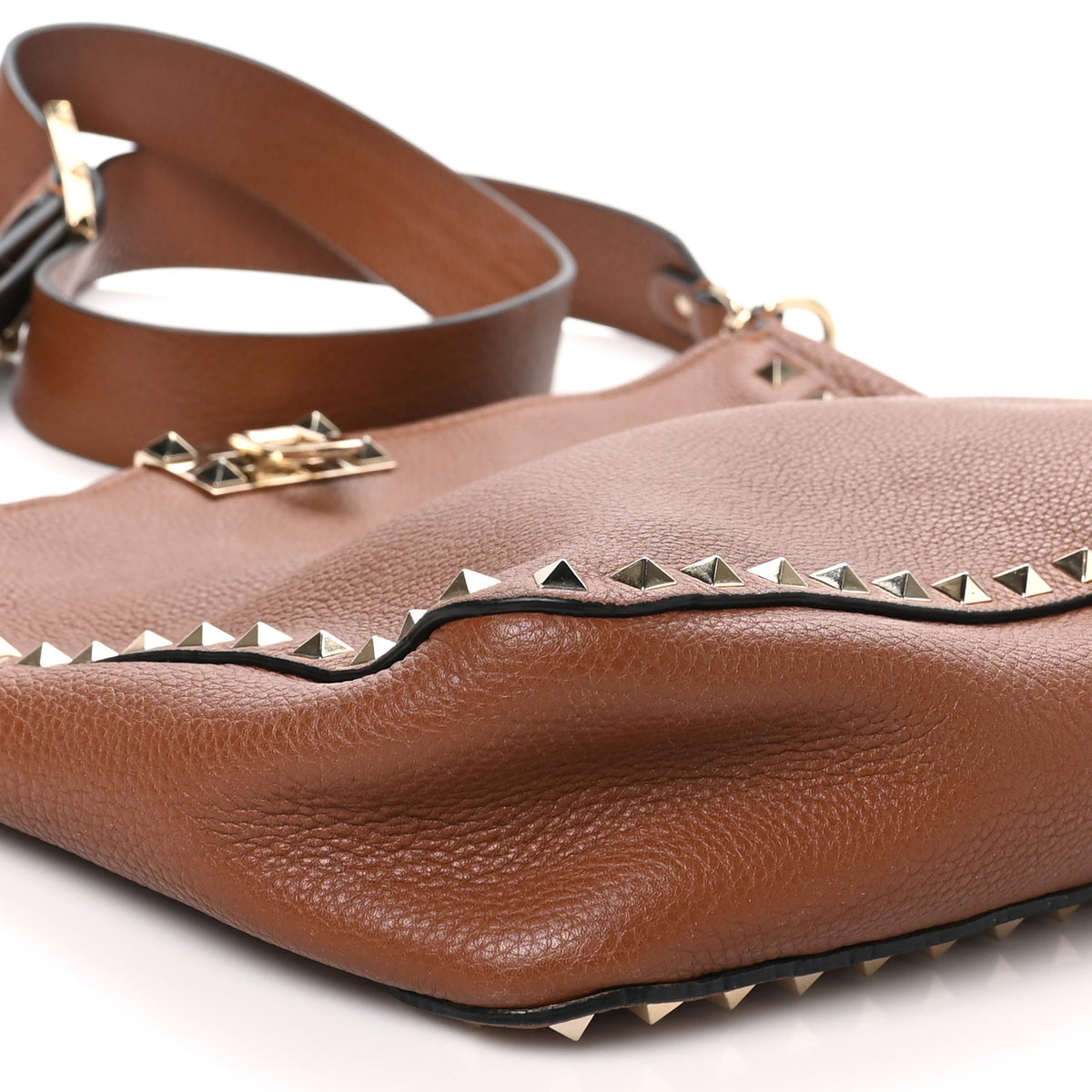 Pebbled Calfskin Small Rockstud Flip-Lock Messenger Bag Light Cuir