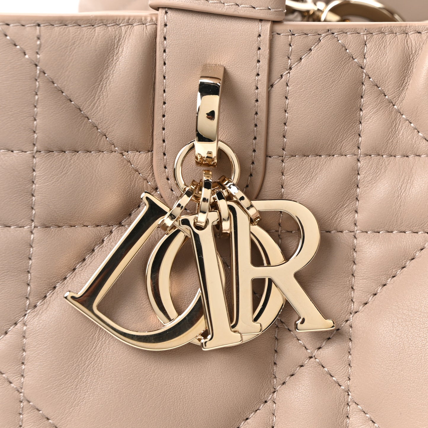 Calfskin Macrocannage Medium Toujours Powder Beige