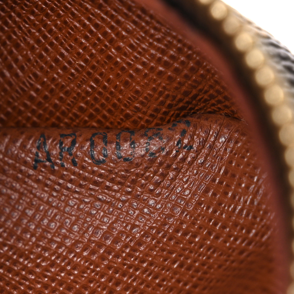 Monogram Nil 28