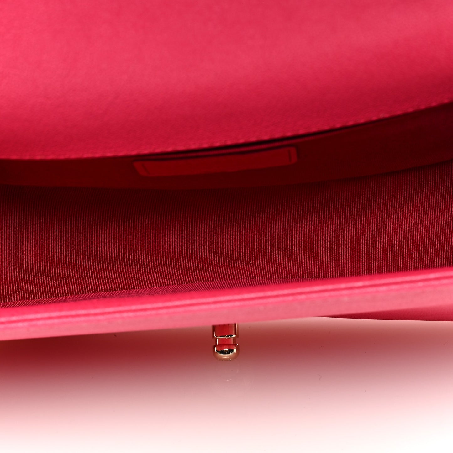 Caviar Quilted Medium Boy Flap Dark Pink