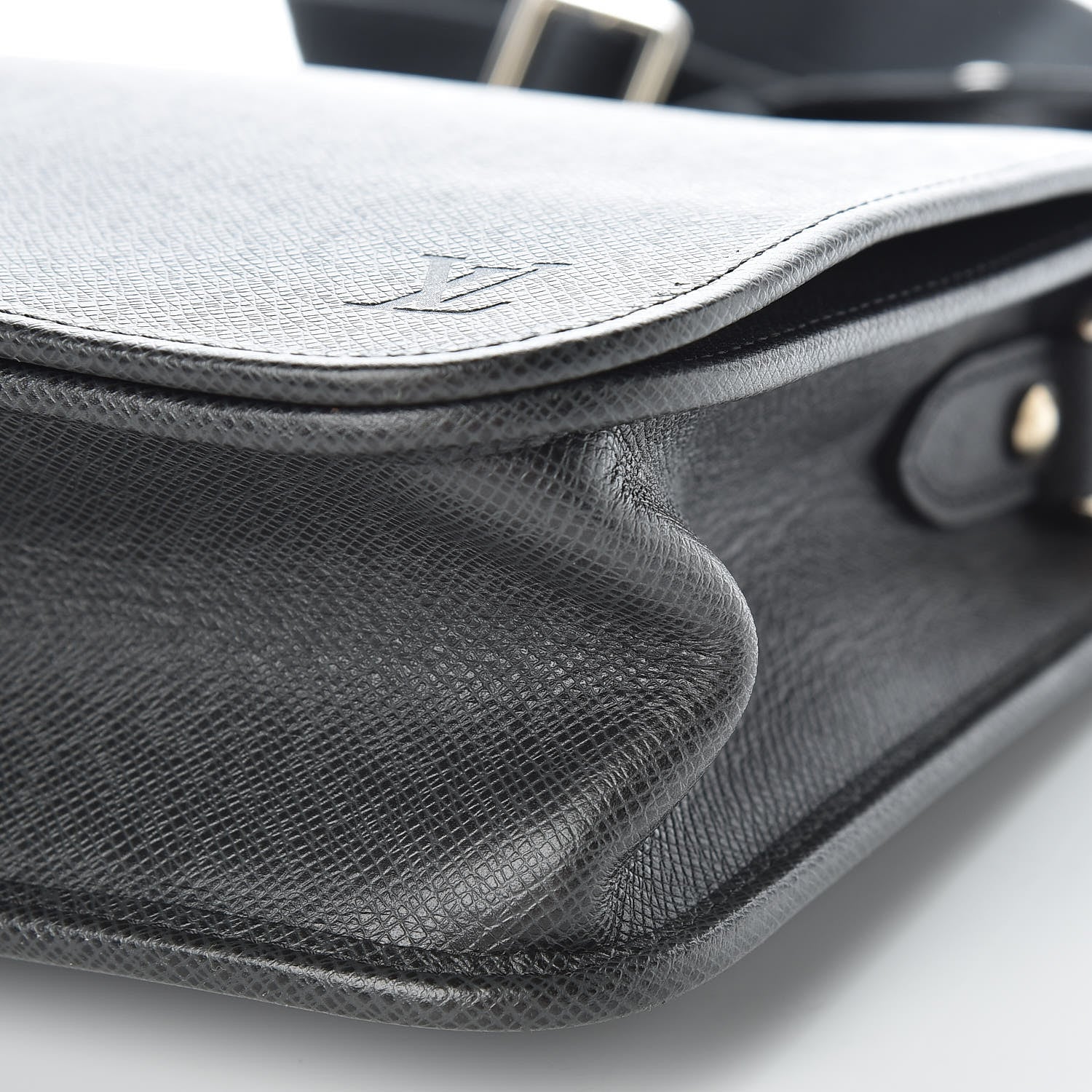 Louis Vuitton Taiga Andrei Ardoise 13 of 13
