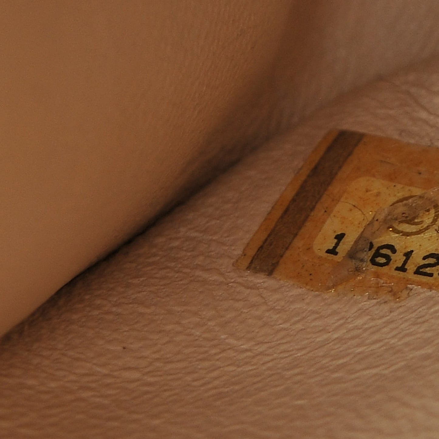 Caviar Quilted Jumbo Single Flap Beige Clair