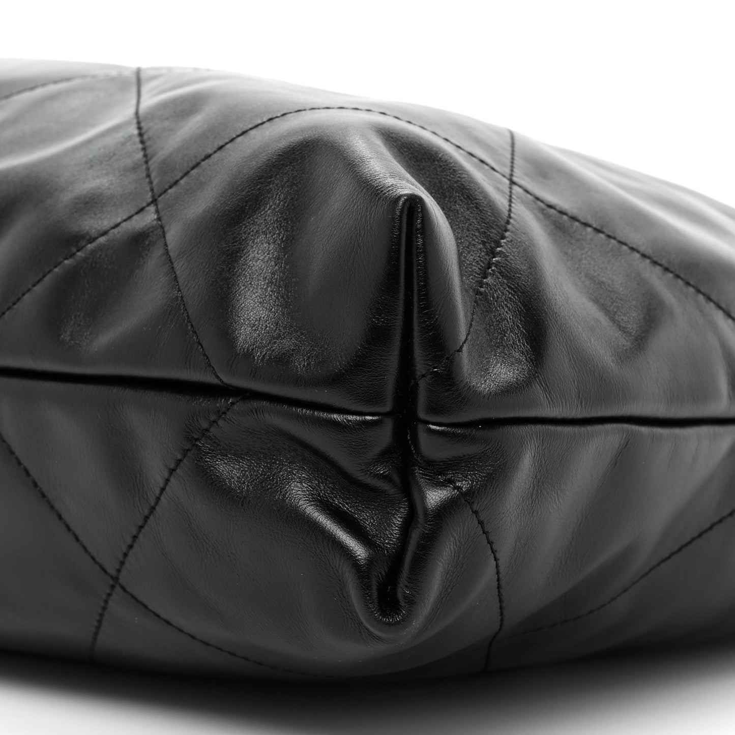 Shiny Calfskin Quilted Chanel 22 Black