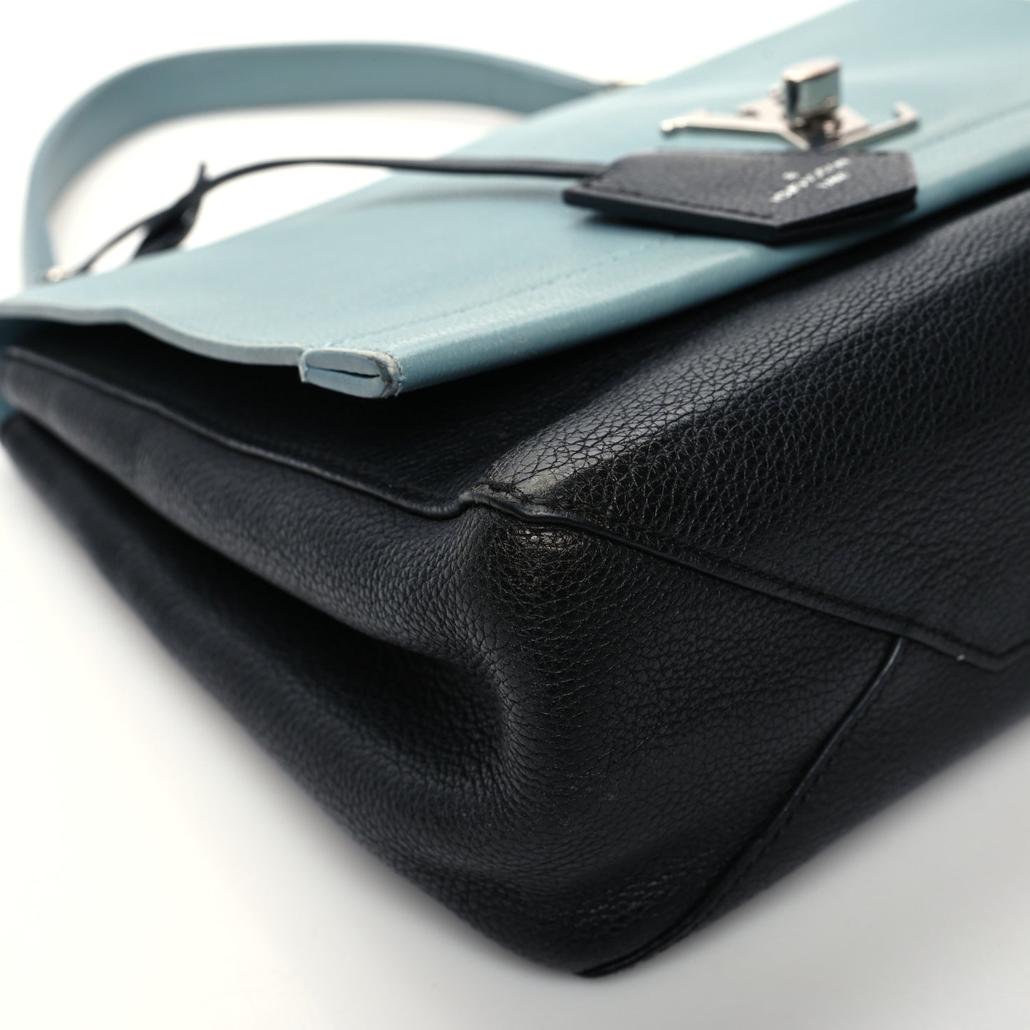 Soft Calfskin Lockme II Top Handle Sky