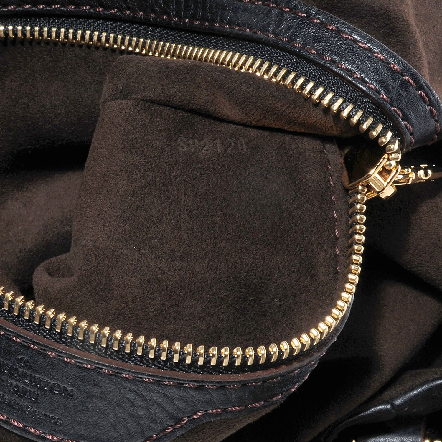 Louis Vuitton Mahina L Black 6 of 7