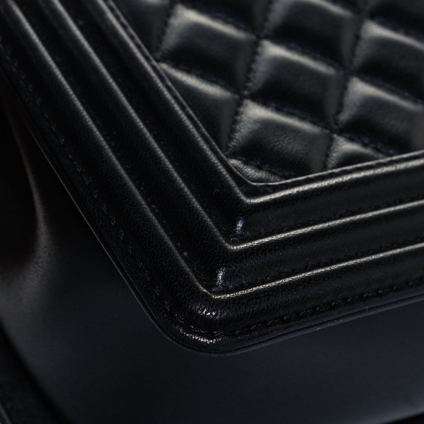 Lambskin Quilted Medium Boy Flap Black