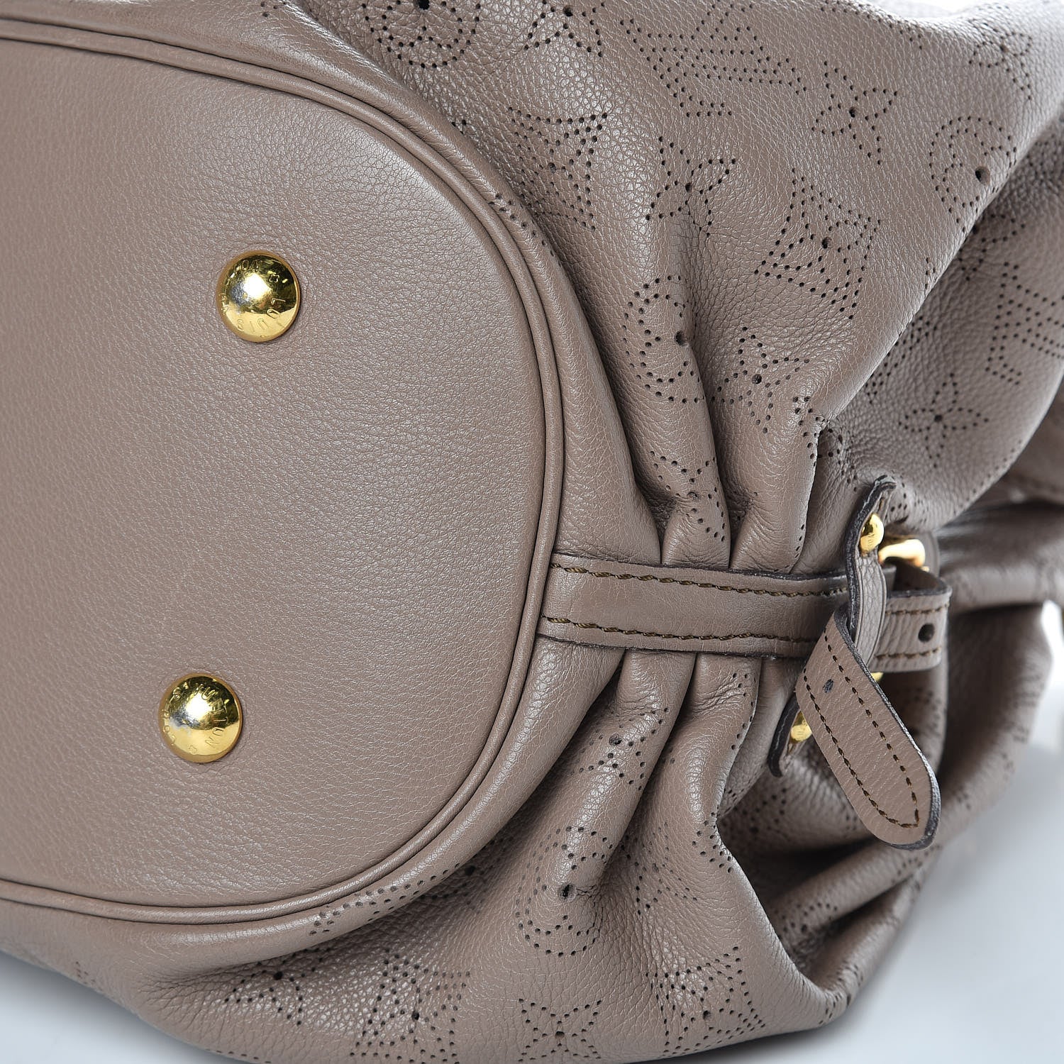 Louis Vuitton Mahina XL Taupe 8 of 10