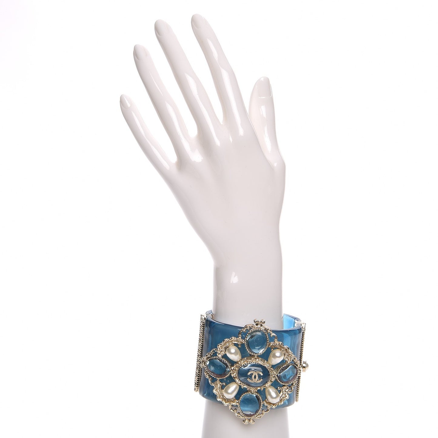 Resin Gripoix Pearl CC Cuff Blue