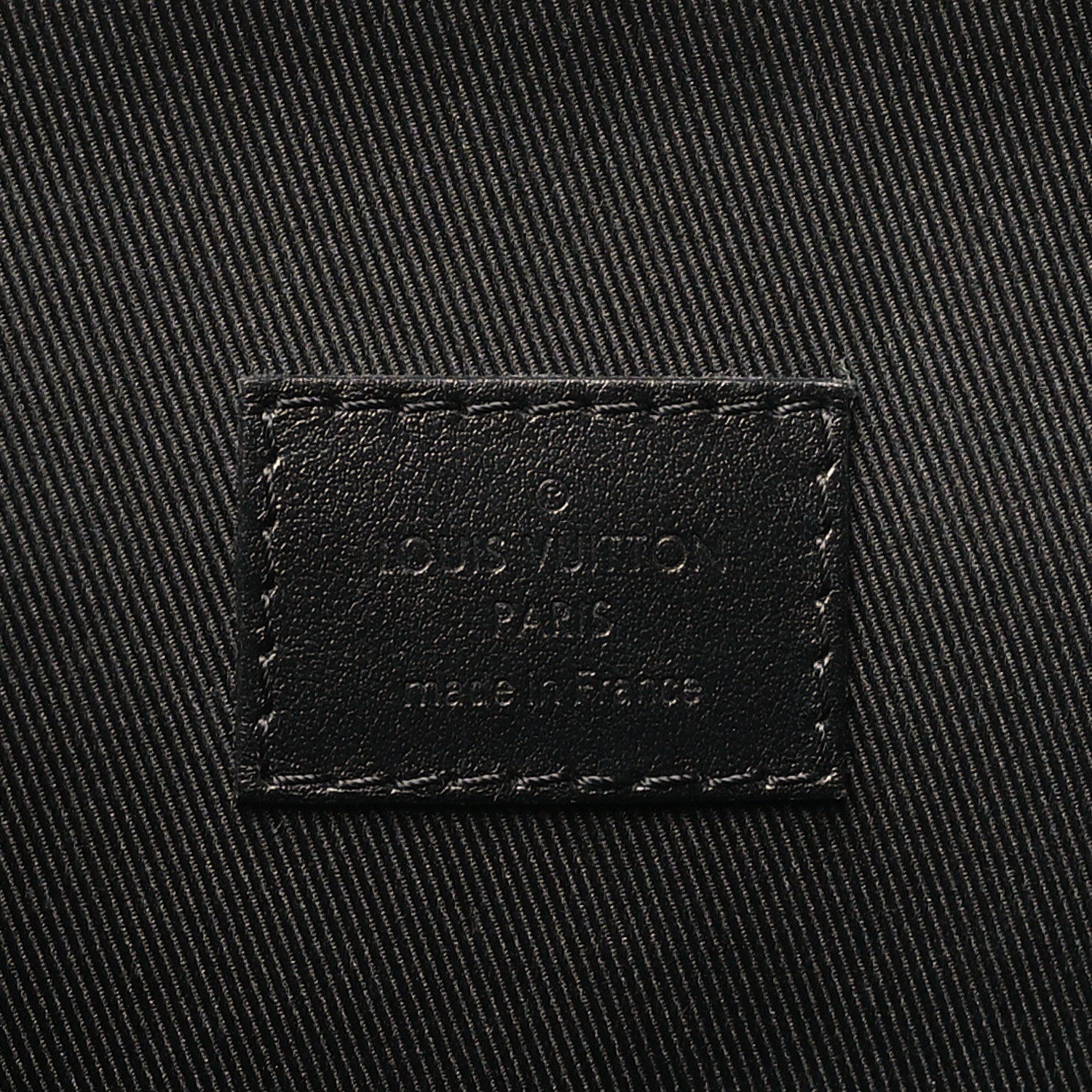 Louis Vuitton Taurillon Christopher Messenger Black 5 of 8