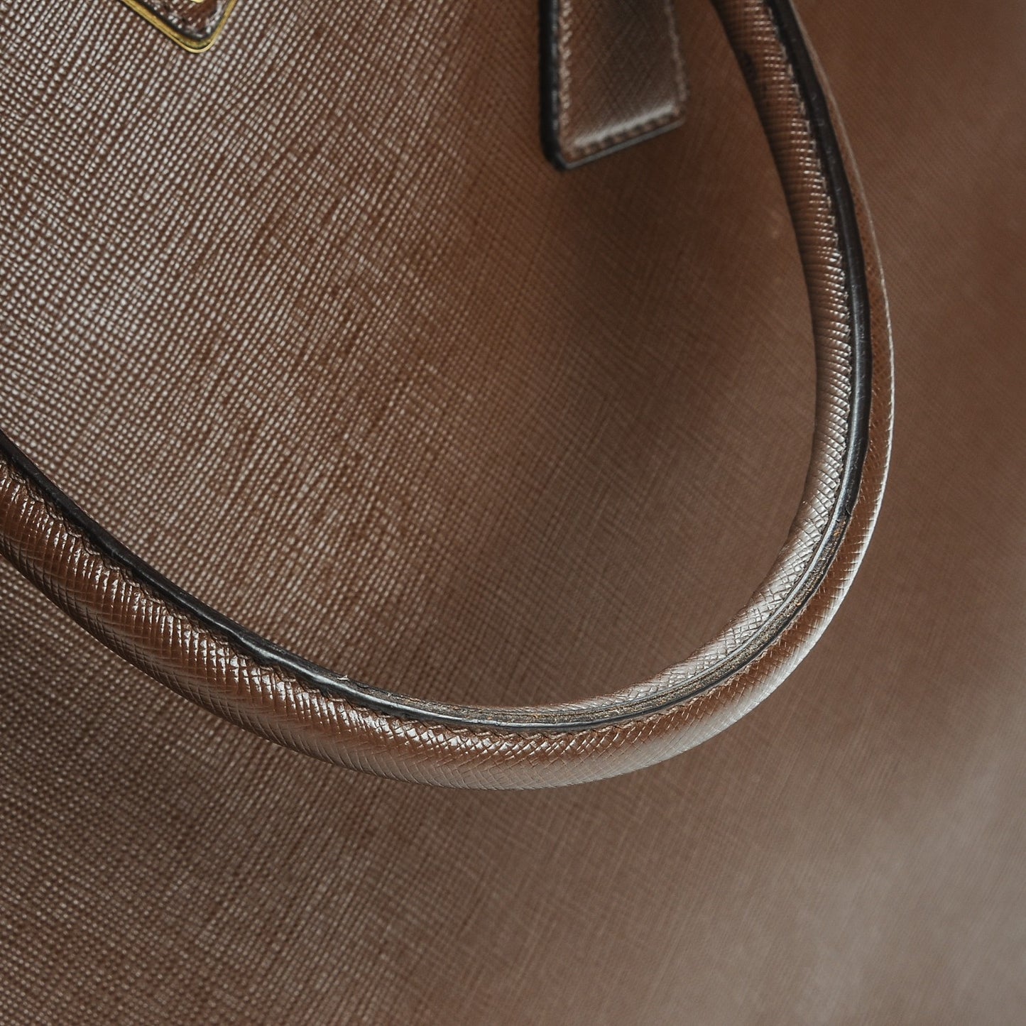 Saffiano Lux Extra Large Galleria Double Zip Tote Cacao