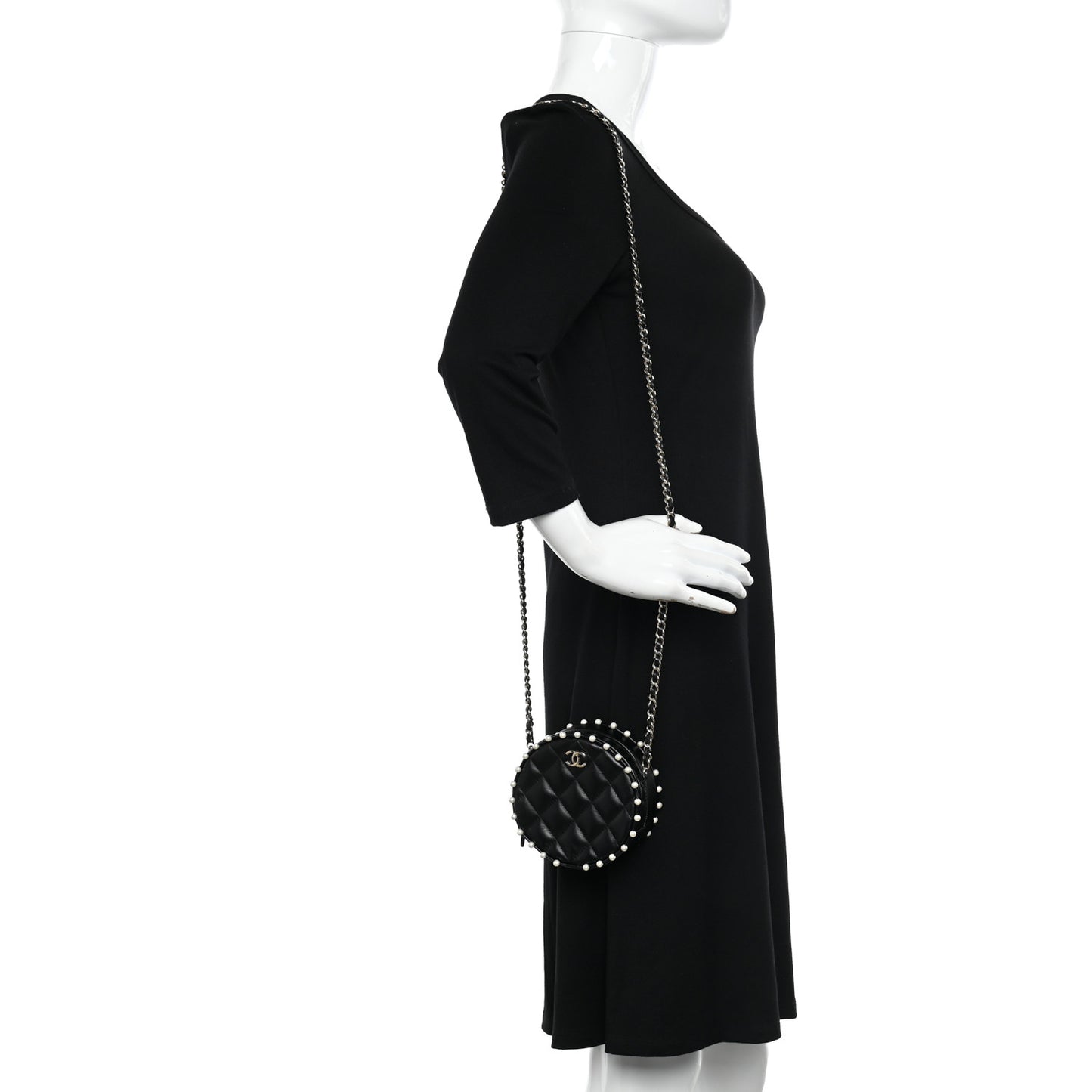 Calfskin Quilted Pearl Round Clutch With Chain Black