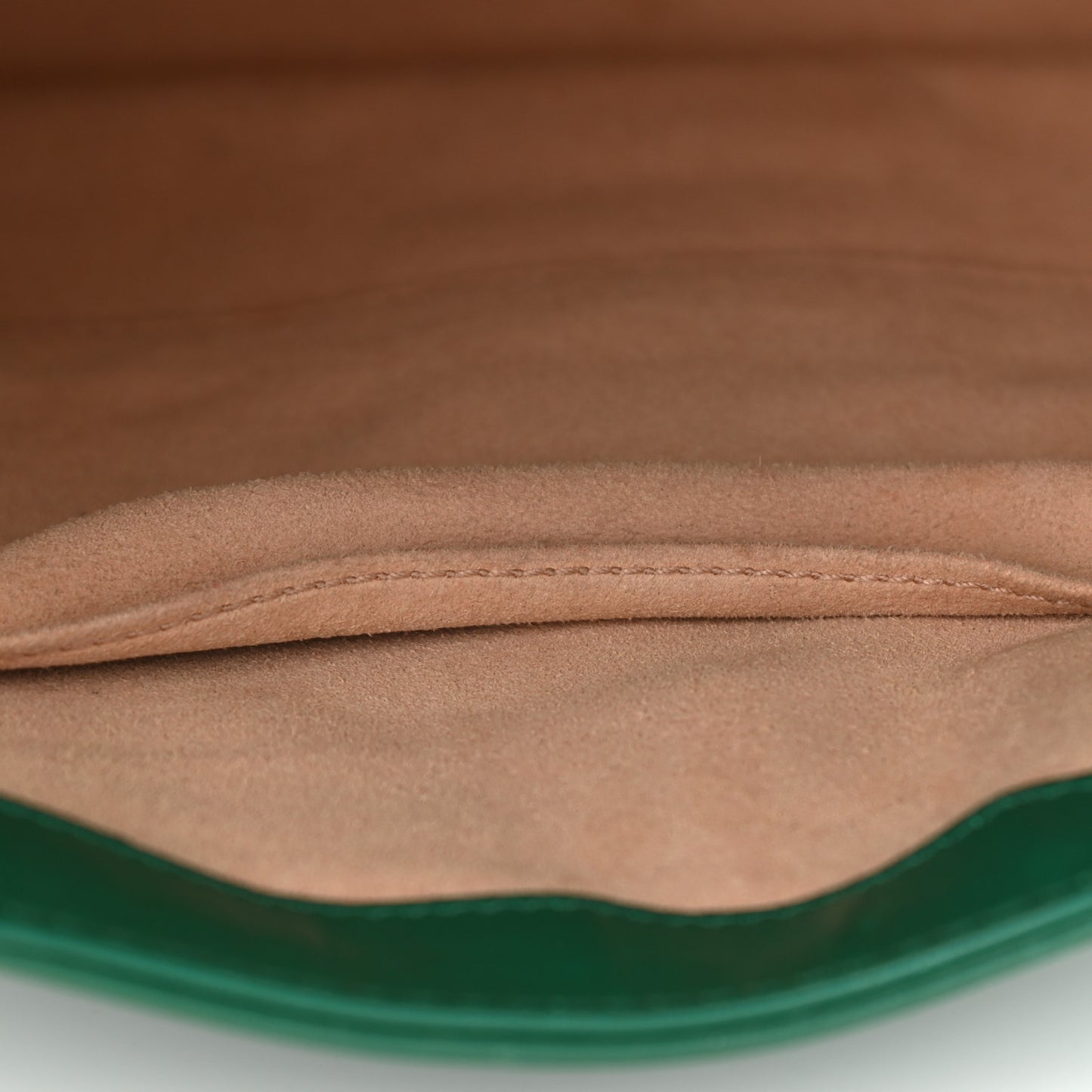 Calfskin Matelasse Medium GG Marmont Shoulder Bag Emerald Green