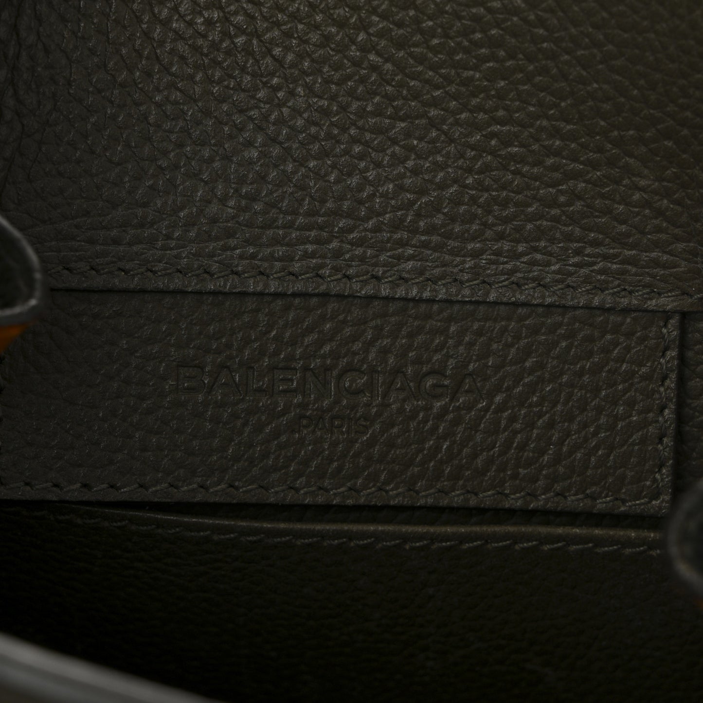 Veau Papier A6 Zip Around Tote Vert Kaki Orange