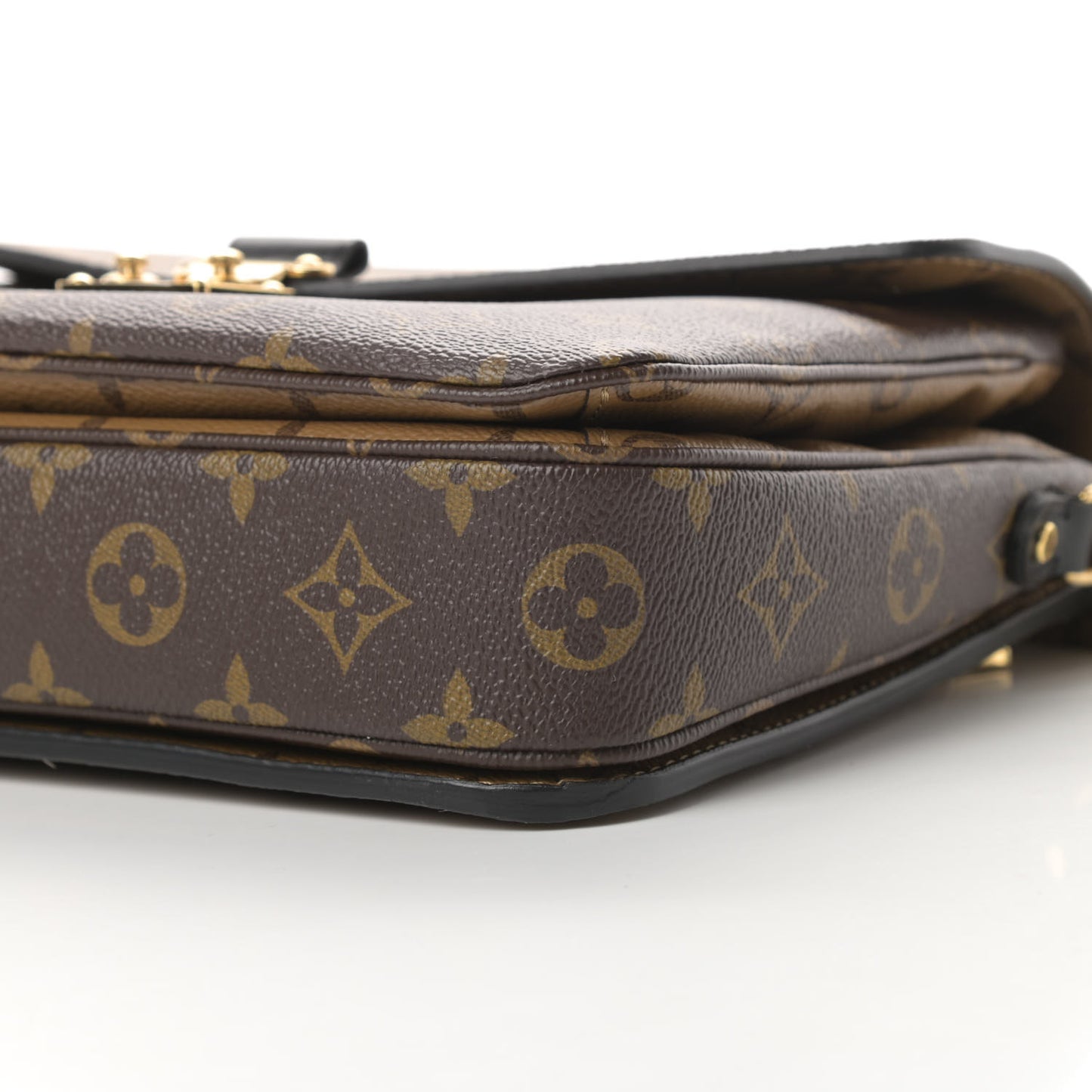 Reverse Monogram Pochette Metis