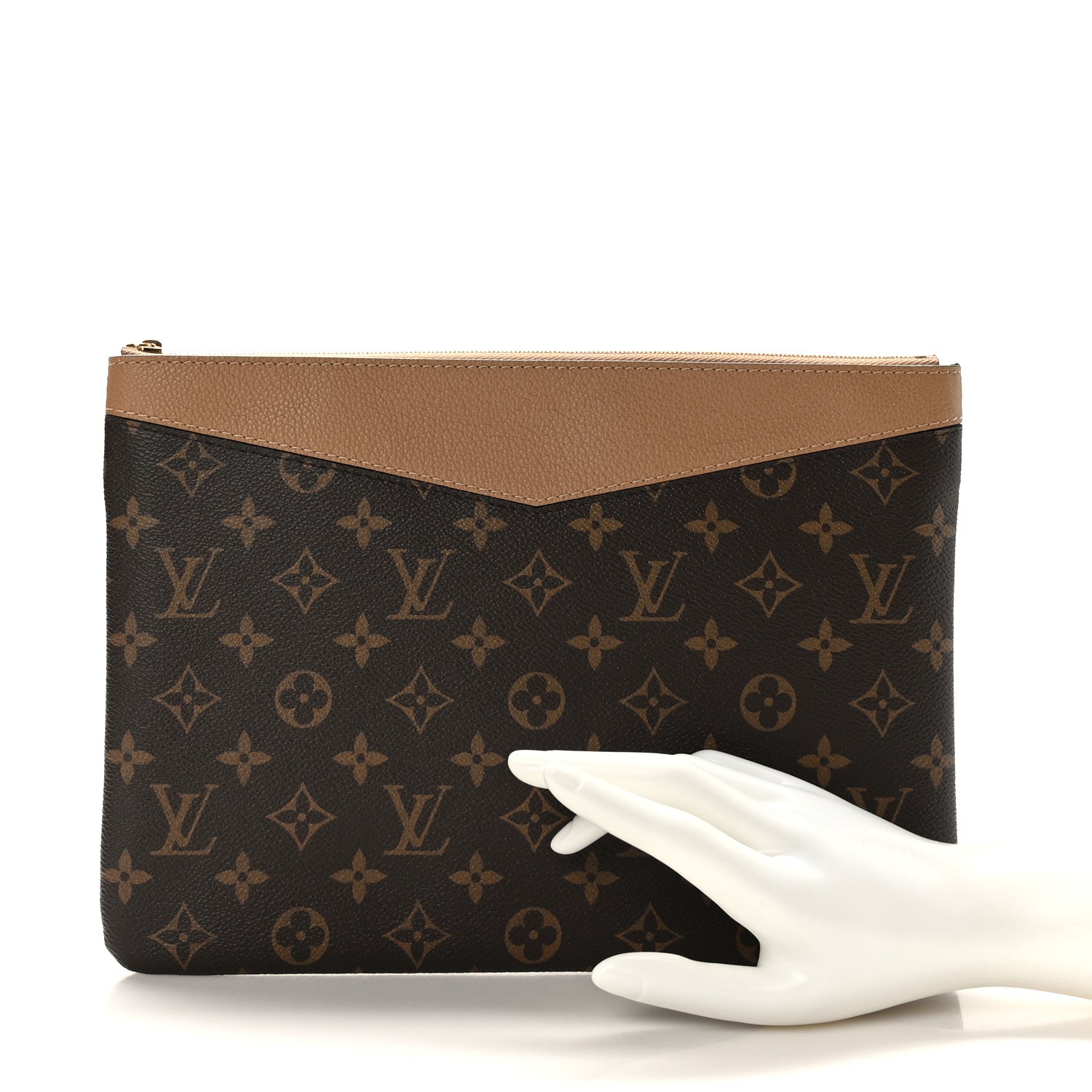 Louis Vuitton Monogram Daily Pouch Sesame 2 of 8