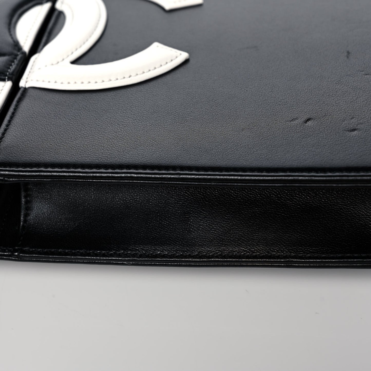 Lambskin CC Wristlet Clutch Black White