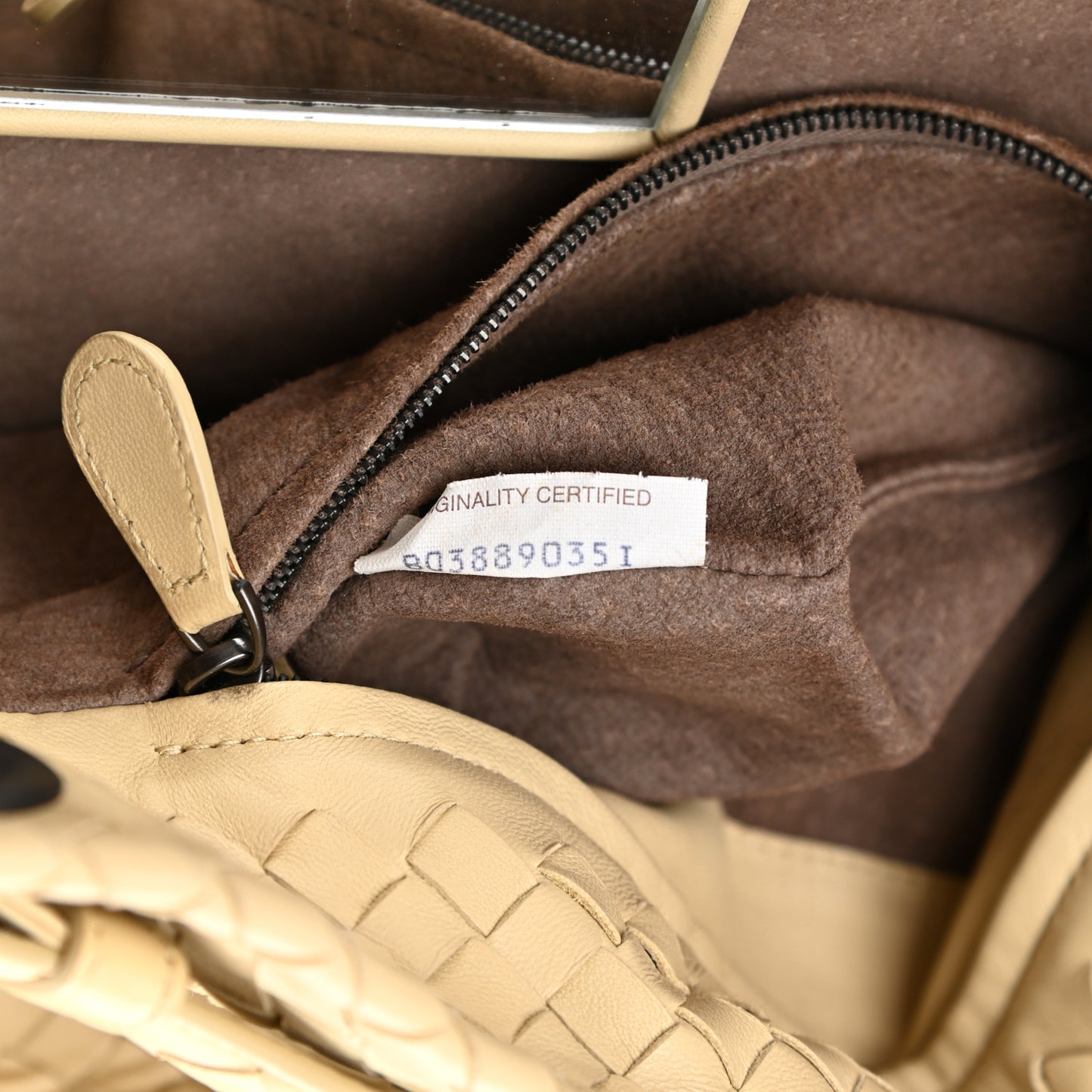 Nappa Intrecciato Medium Garda Bag Banane