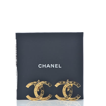 Chanel Metal Large Paris Button Earrings Gold 5 of 5