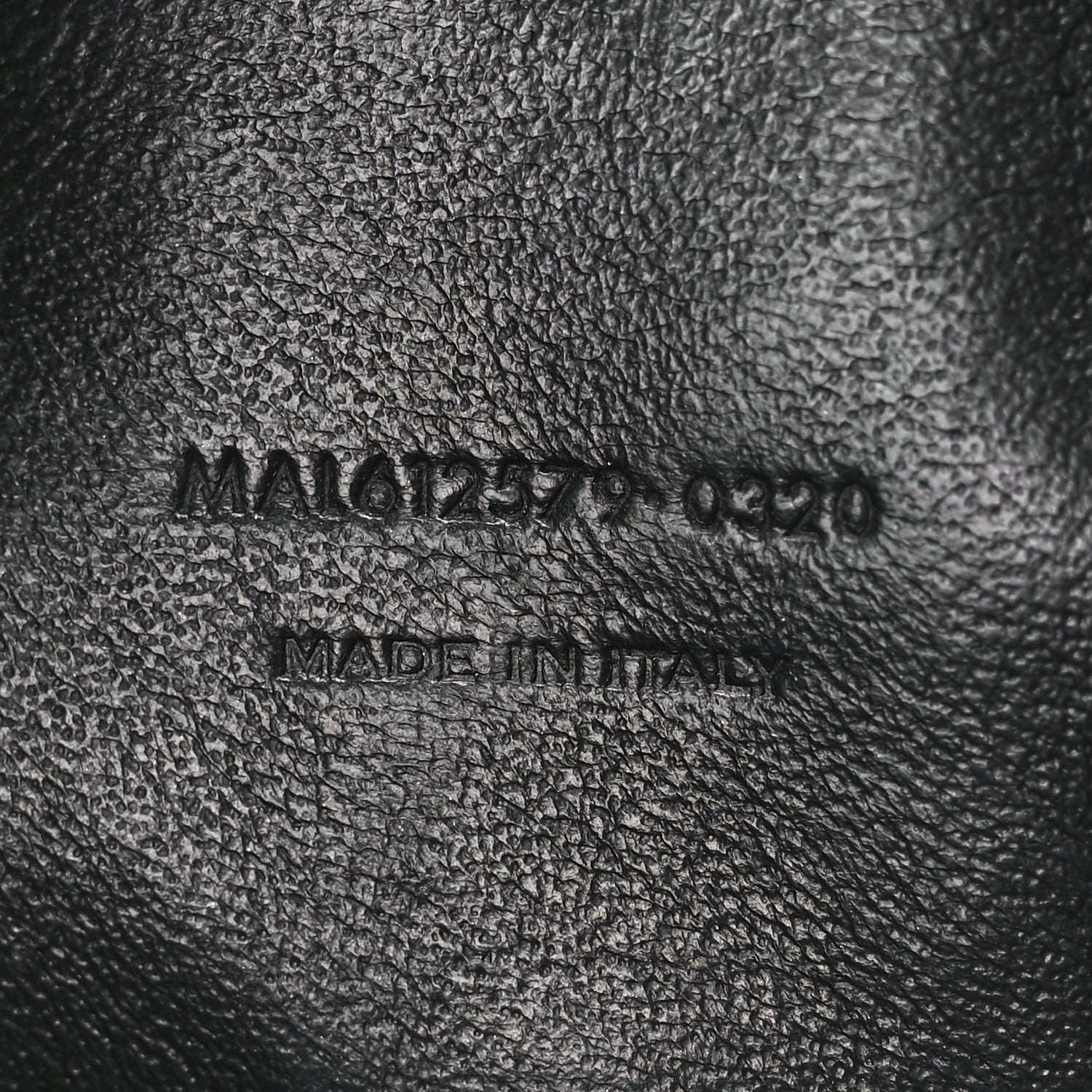 Saint Laurent Grain De Poudre Matelasse Monochrome Monogram Mini Lou Camera Bag Black 7 of 11