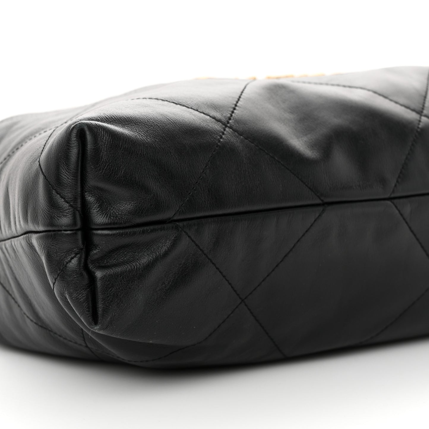 Shiny Calfskin Quilted Chanel 22 Black