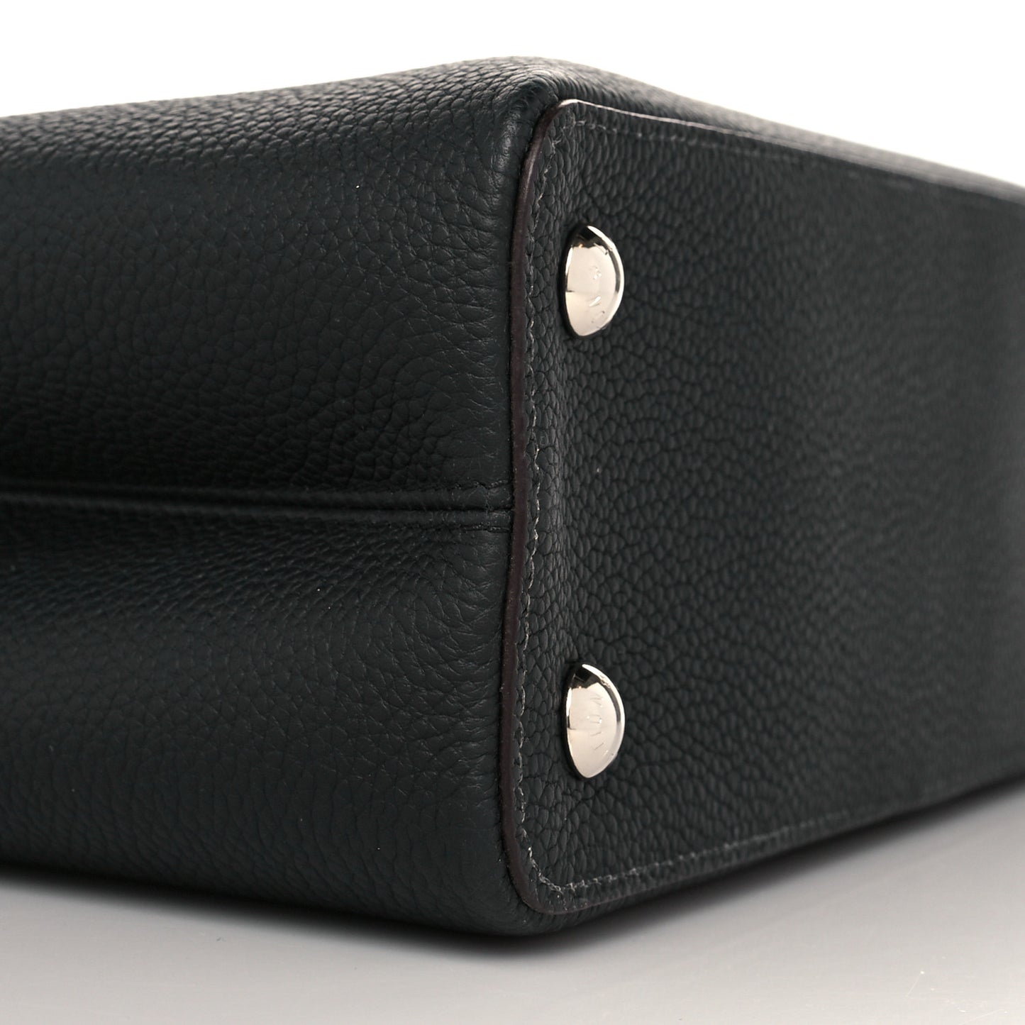 Taurillon Python Capucines PM Black