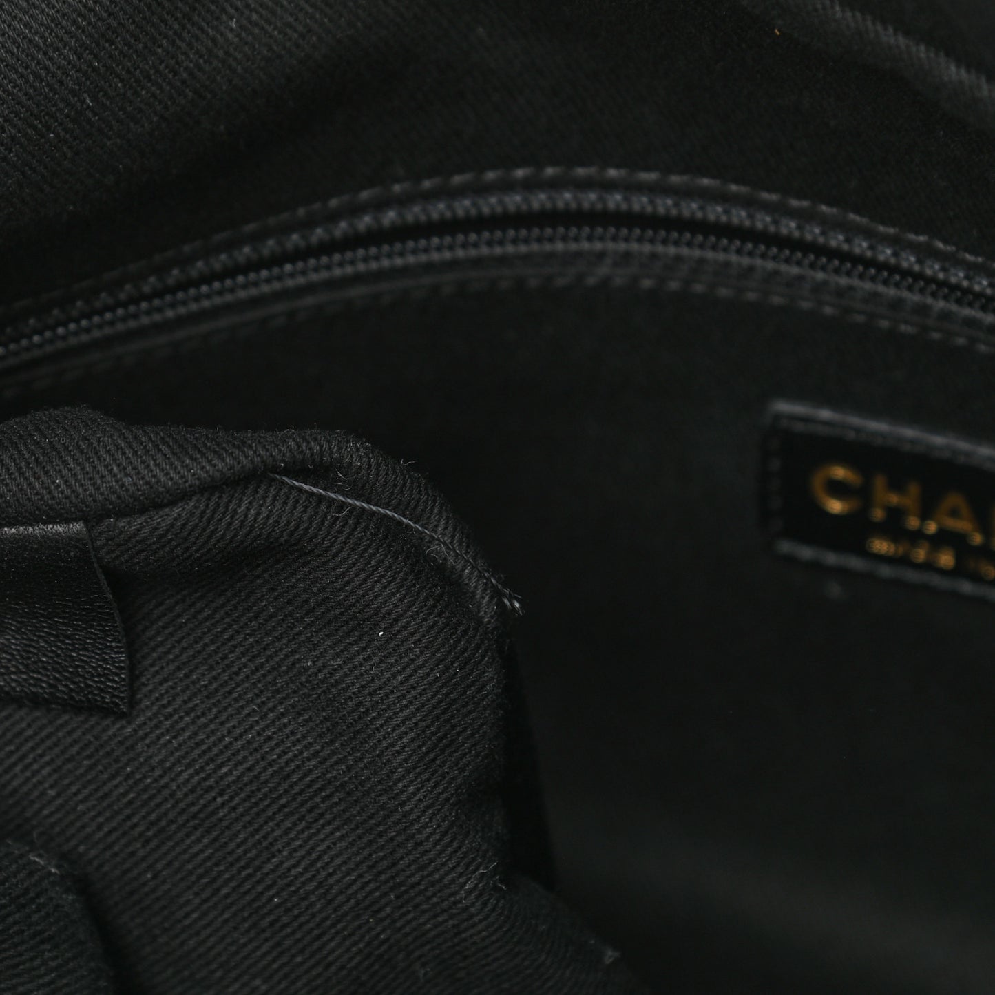 Lambskin Jersey Scales Camera Case Black