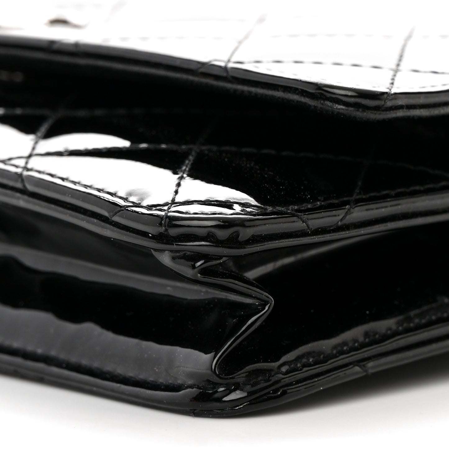 Patent Quilted Wallet On Chain WOC Black