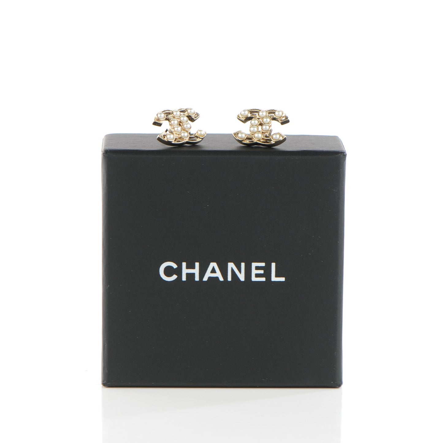 Pearl CC Earrings Light Gold