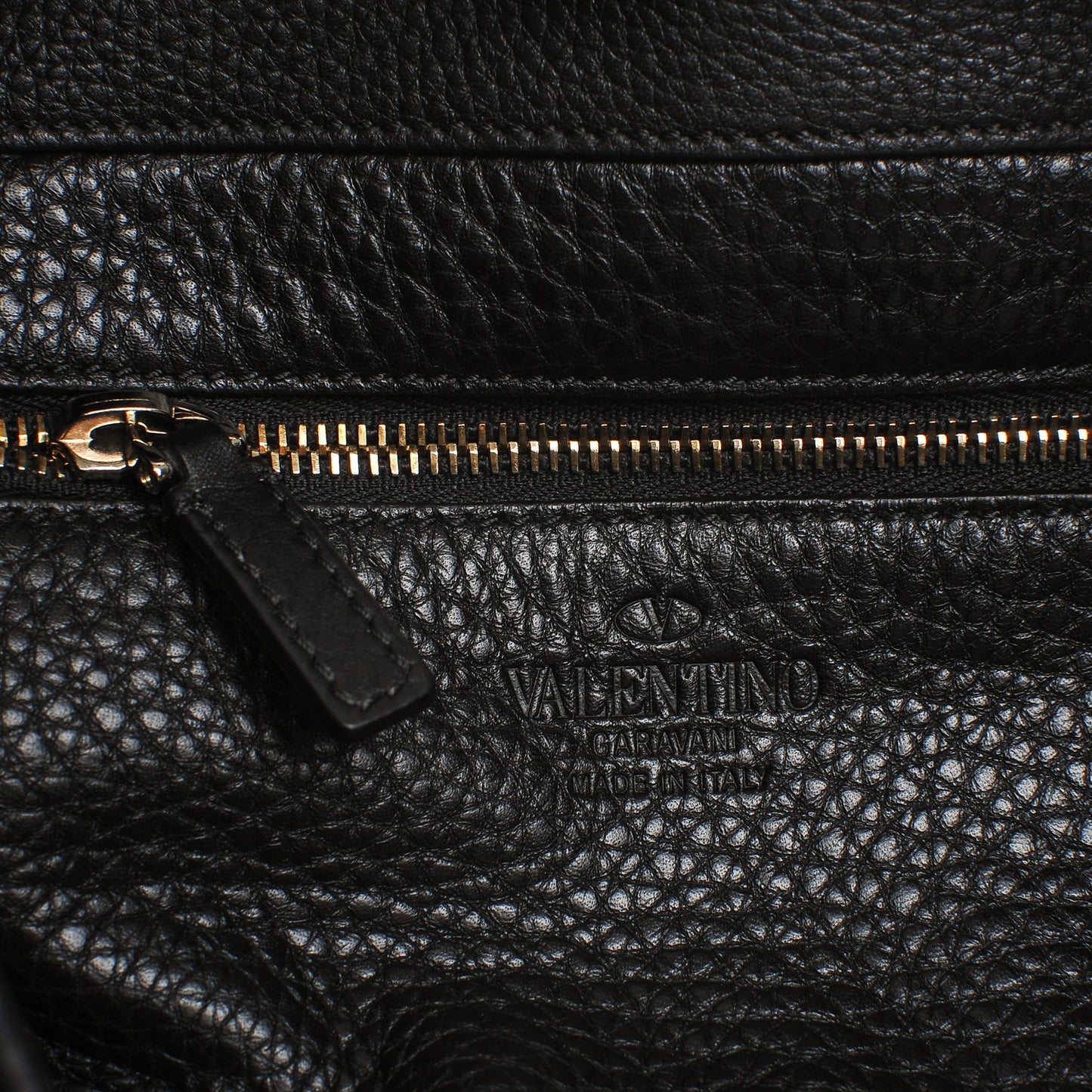 Pebbled Calfskin Large Rockstud Flip-Lock Messenger Bag Black